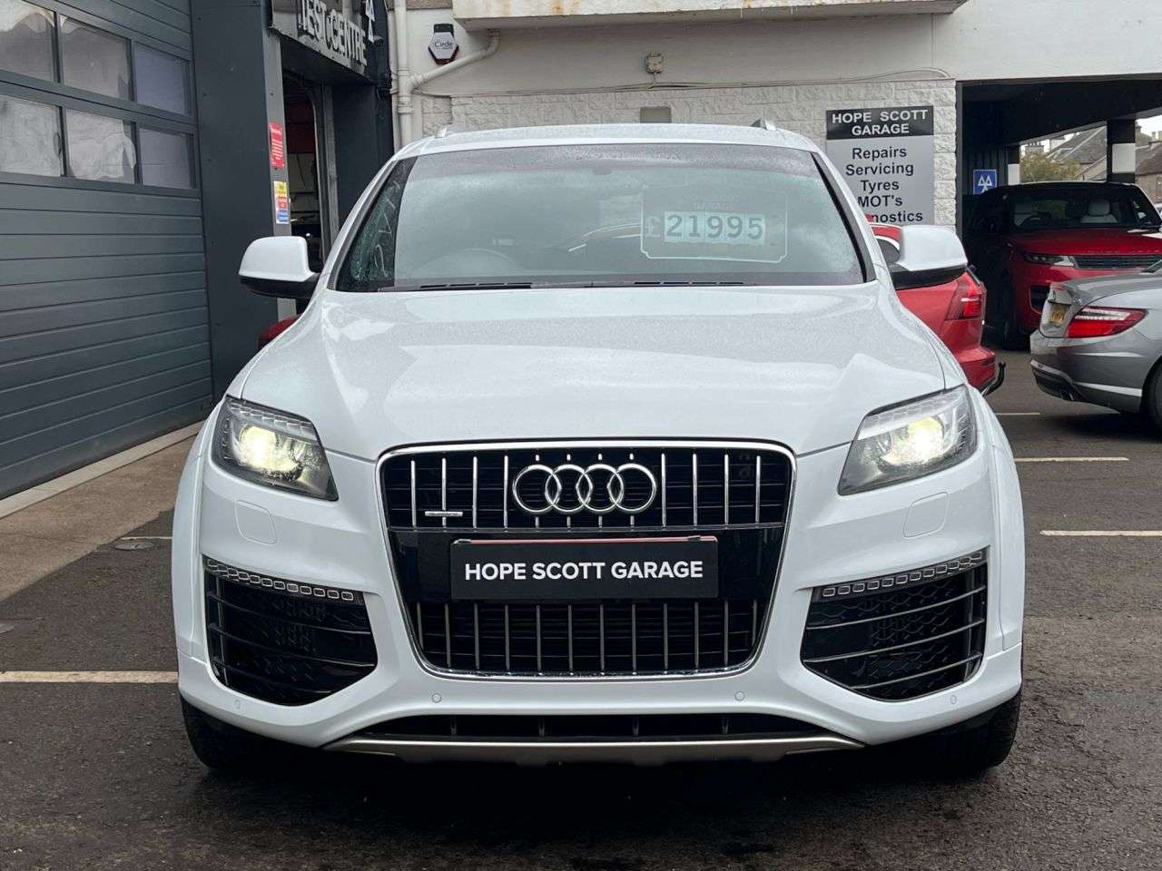 A 2015 AUDI Q7 3.0 TDI V6 S line Sport Edition {7 seats} SUV 5dr Diesel Tiptronic quattro A 2015 AUDI Q7 3.0 TDI V6 S line Sport Edition {7 seats} SUV 5dr Diesel Tiptronic quattro