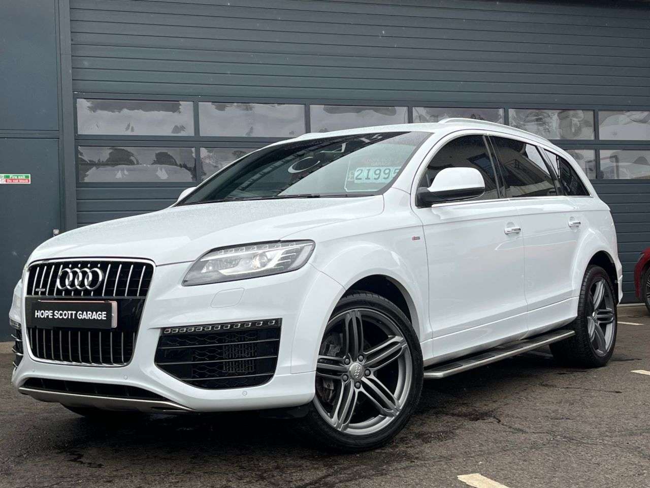 A 2015 AUDI Q7 3.0 TDI V6 S line Sport Edition {7 seats} SUV 5dr Diesel Tiptronic quattro A 2015 AUDI Q7 3.0 TDI V6 S line Sport Edition {7 seats} SUV 5dr Diesel Tiptronic quattro