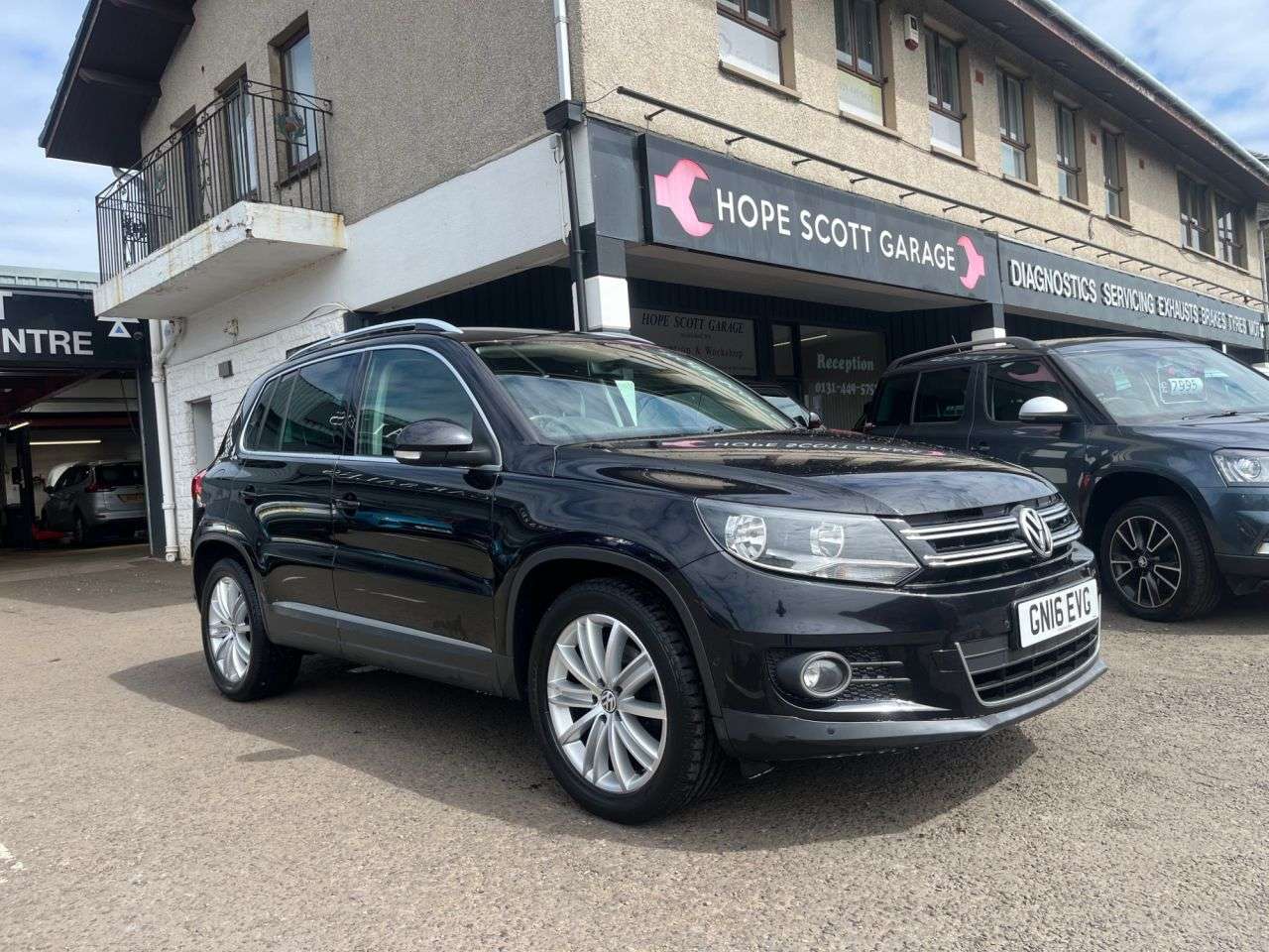 A 2016 VOLKSWAGEN TIGUAN 2.0 TDI BlueMotion Tech Match Edition SUV 5dr Diesel Manual 2WD Euro 6 (s/s A 2016 VOLKSWAGEN TIGUAN 2.0 TDI BlueMotion Tech Match Edition SUV 5dr Diesel Manual 2WD Euro 6 (s/s