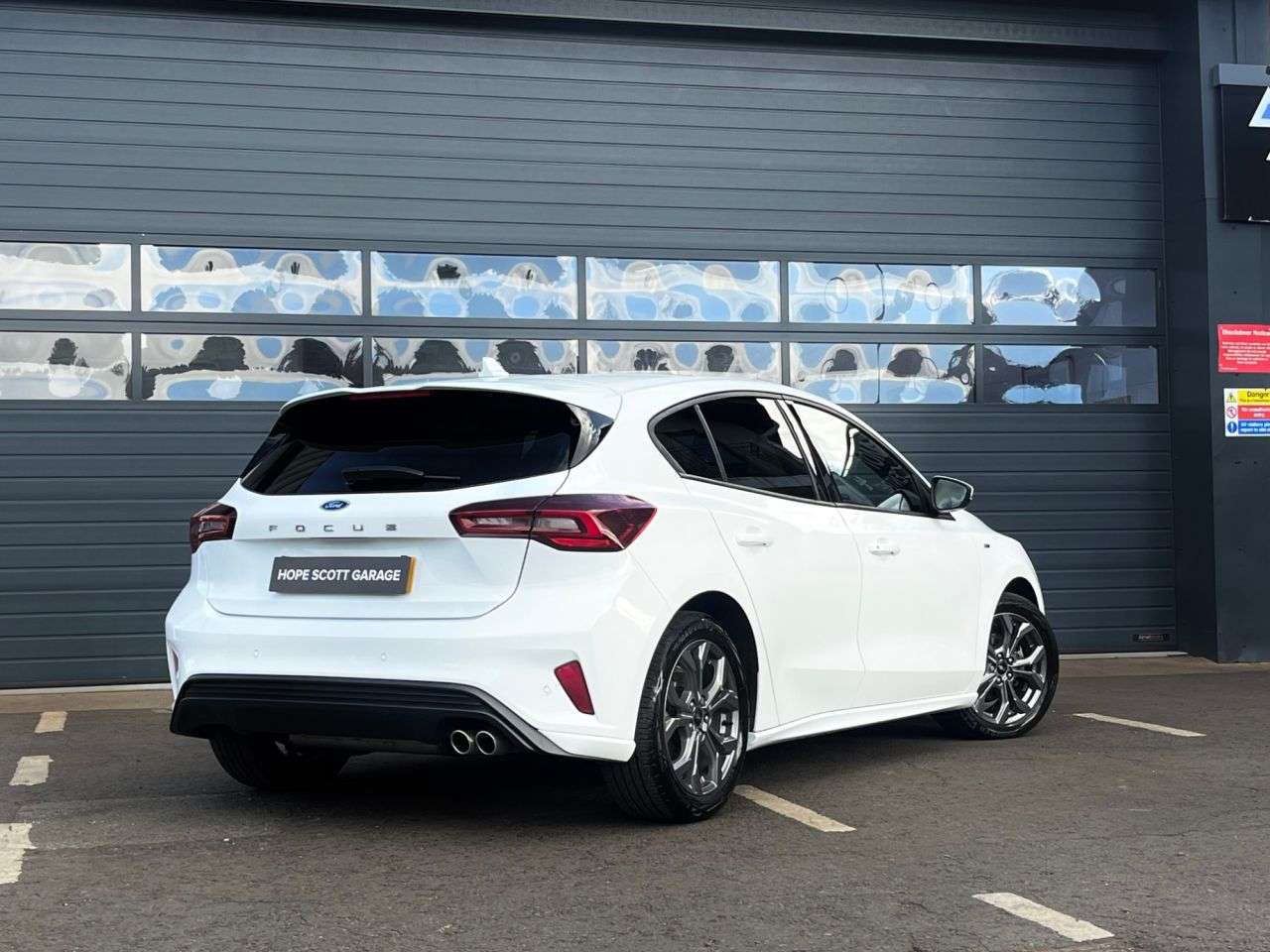 A 2023 FORD FOCUS 1.0T EcoBoost ST-Line Hatchback 5dr Petrol Manual Euro 6 (s/s) (125 ps) *** A 2023 FORD FOCUS 1.0T EcoBoost ST-Line Hatchback 5dr Petrol Manual Euro 6 (s/s) (125 ps) ***