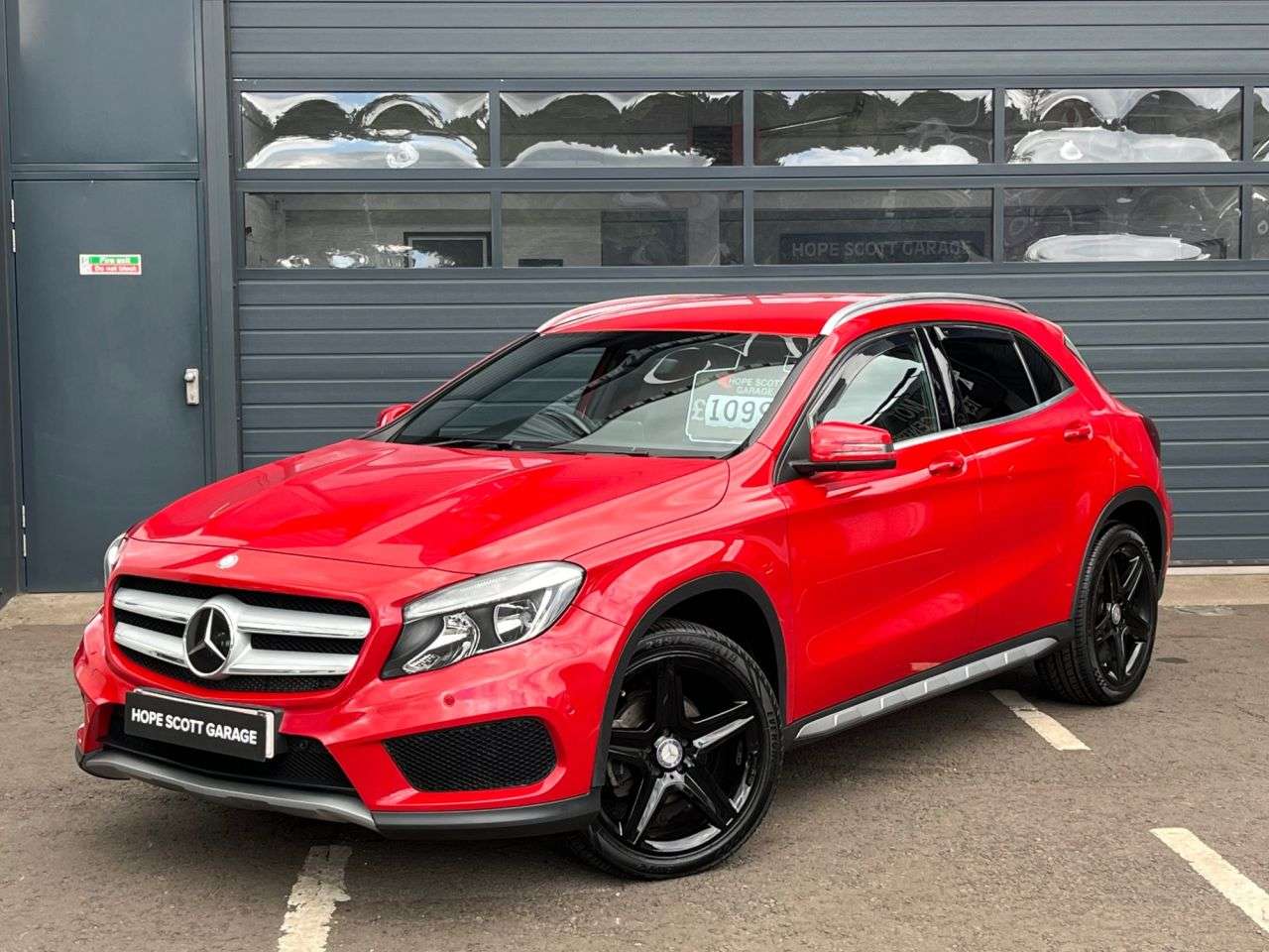 A 2017 MERCEDES-BENZ GLA 1.6 GLA200 AMG Line (Executive) SUV 5dr Petrol Manual Euro 6 (s/s) (156 ps) A 2017 MERCEDES-BENZ GLA 1.6 GLA200 AMG Line (Executive) SUV 5dr Petrol Manual Euro 6 (s/s) (156 ps)