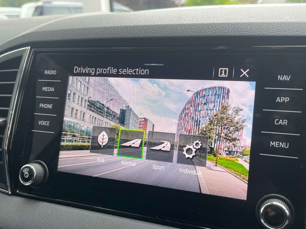 2020 SKODA KAROQ 2020 SKODA KAROQ