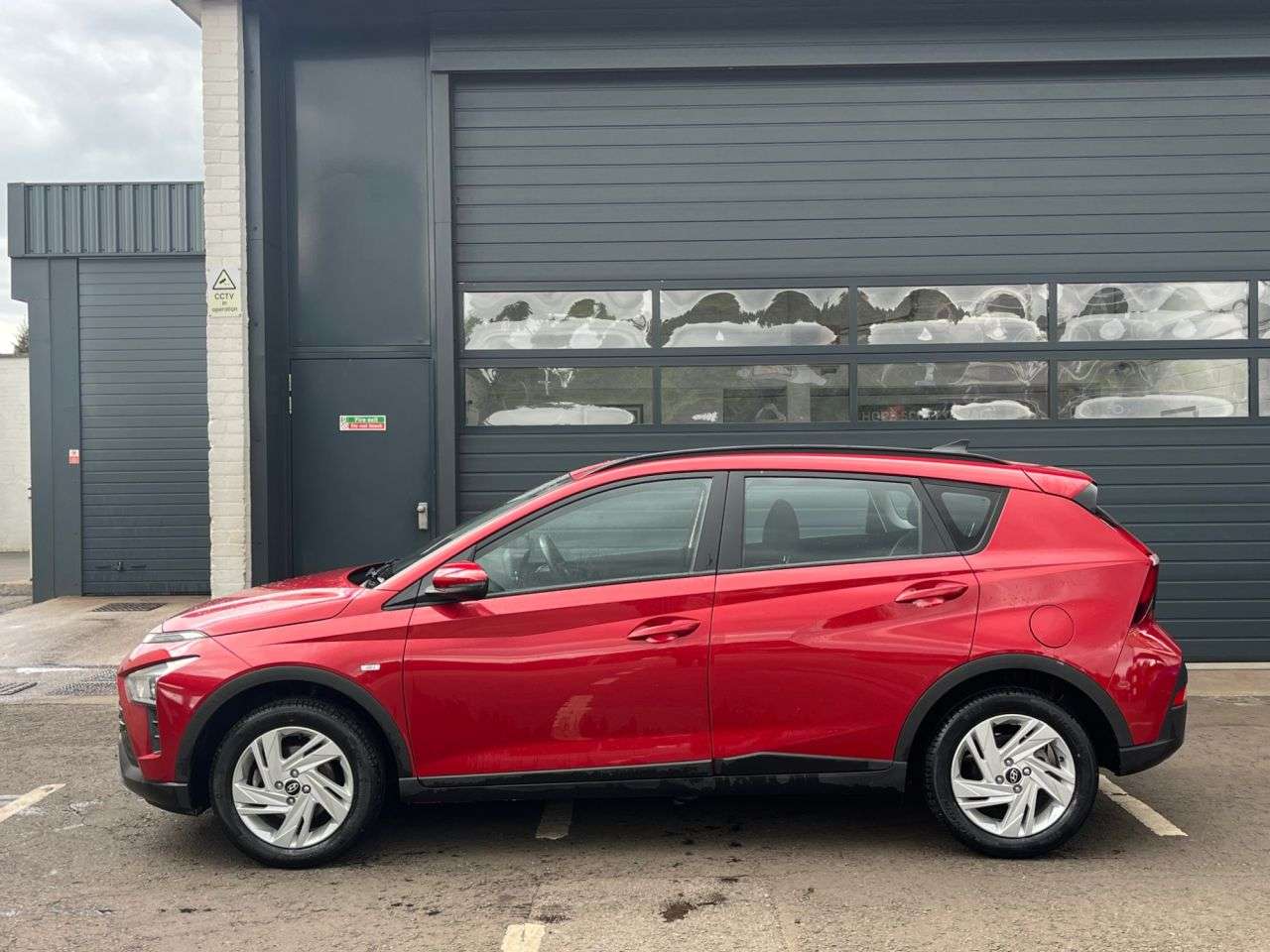 A 2023 HYUNDAI BAYON 1.0 T-GDi MHEV SE Connect SUV 5dr Petrol Hybrid Manual Euro 6 (s/s) (100 ps A 2023 HYUNDAI BAYON 1.0 T-GDi MHEV SE Connect SUV 5dr Petrol Hybrid Manual Euro 6 (s/s) (100 ps