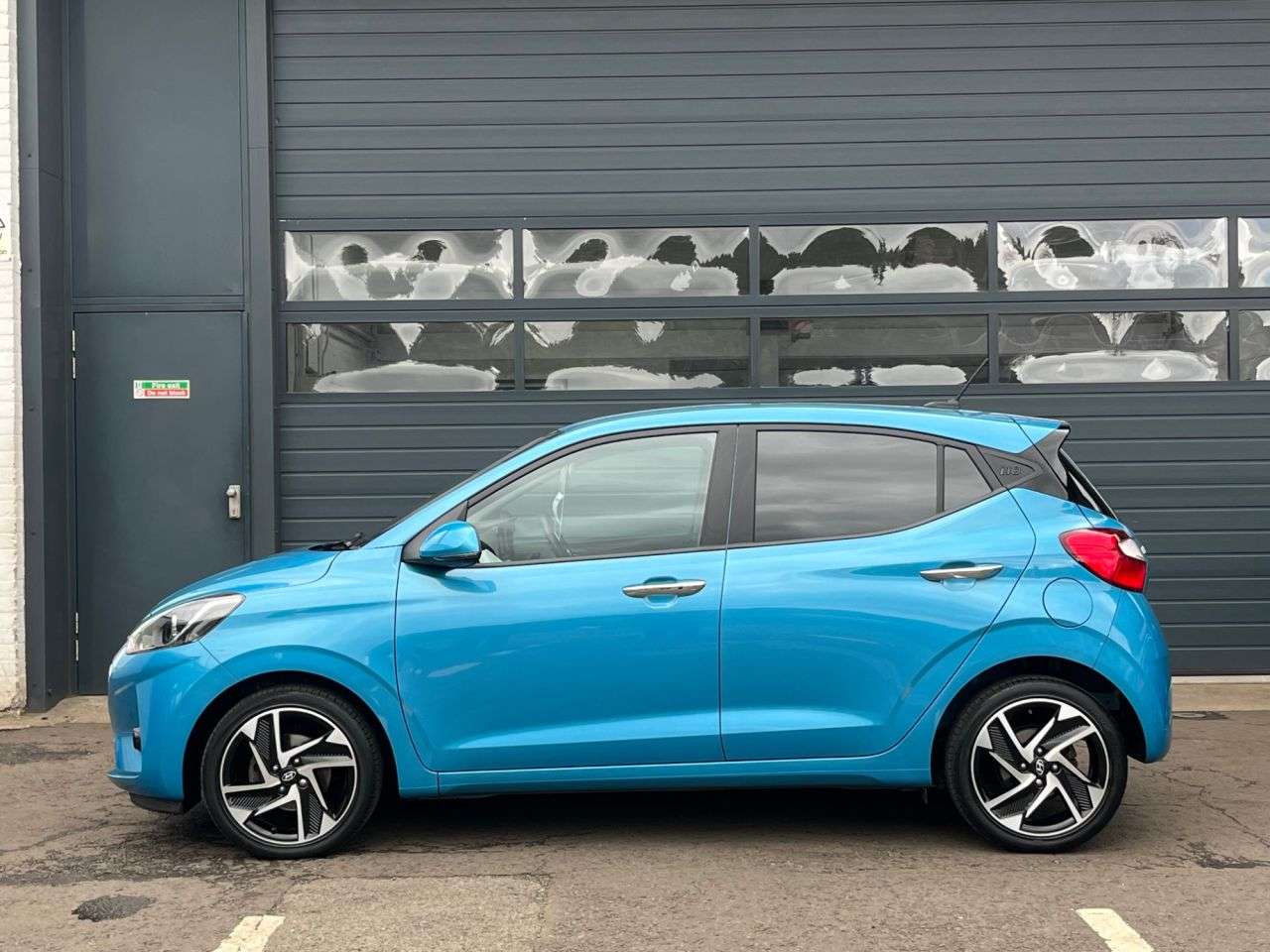 A 2023 HYUNDAI I10 1.0 Premium Hatchback 5dr Petrol Auto Euro 6 (s/s) ***1OWNER+HEATEDSEATS+CA A 2023 HYUNDAI I10 1.0 Premium Hatchback 5dr Petrol Auto Euro 6 (s/s) ***1OWNER+HEATEDSEATS+CA