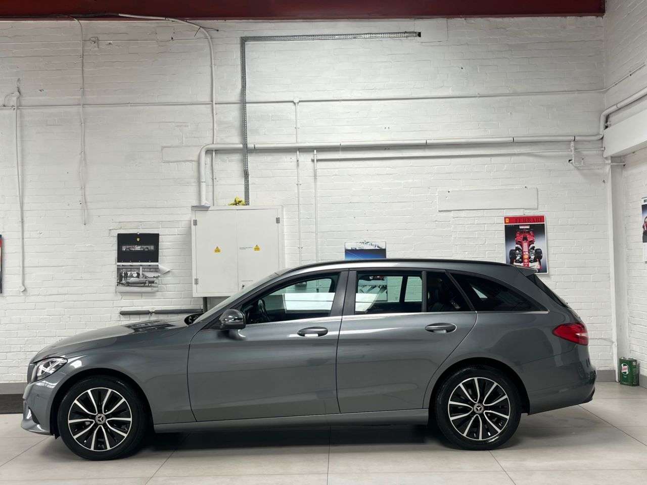 A 2018 MERCEDES-BENZ C-CLASS 1.5 C200 MHEV EQ Boost SE Estate 5dr Petrol G-Tronic+ Euro 6 (s/s) (198 ps) A 2018 MERCEDES-BENZ C-CLASS 1.5 C200 MHEV EQ Boost SE Estate 5dr Petrol G-Tronic+ Euro 6 (s/s) (198 ps)