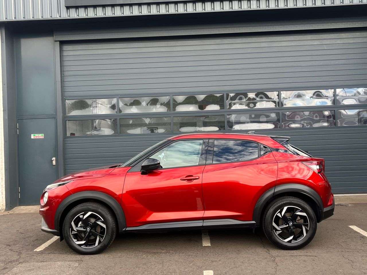 A 2023 NISSAN JUKE 1.0 DIG-T N-Connecta SUV 5dr Petrol Manual Euro 6 (s/s) (114 ps) ***ONE OWN A 2023 NISSAN JUKE 1.0 DIG-T N-Connecta SUV 5dr Petrol Manual Euro 6 (s/s) (114 ps) ***ONE OWN