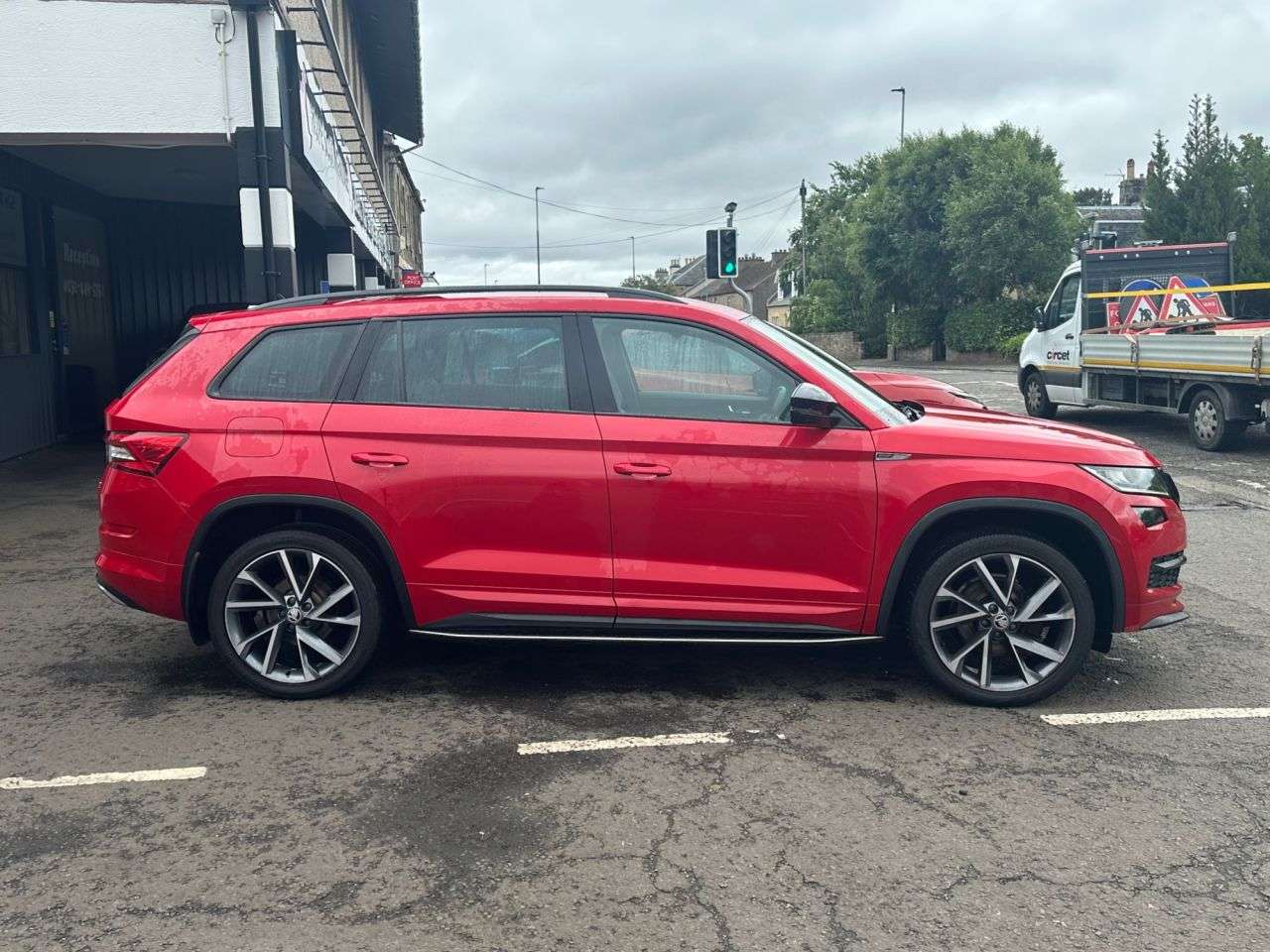 A 2018 SKODA KODIAQ 2.0 TDI SportLine SUV 5dr Diesel DSG 4WD Euro 6 (s/s) (7 Seat) (150 ps) A 2018 SKODA KODIAQ 2.0 TDI SportLine SUV 5dr Diesel DSG 4WD Euro 6 (s/s) (7 Seat) (150 ps)