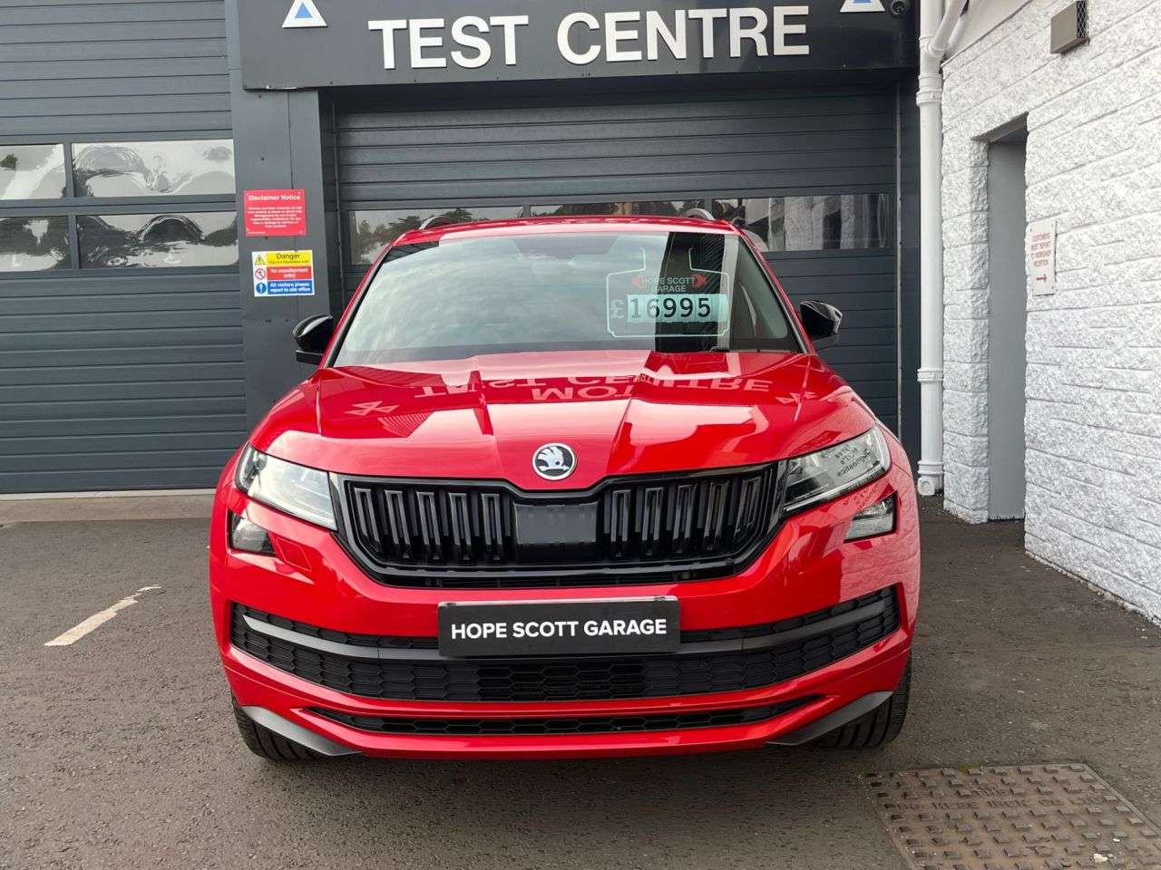 A 2018 SKODA KODIAQ 2.0 TDI SportLine SUV 5dr Diesel DSG 4WD Euro 6 (s/s) (7 Seat) (150 ps) *** A 2018 SKODA KODIAQ 2.0 TDI SportLine SUV 5dr Diesel DSG 4WD Euro 6 (s/s) (7 Seat) (150 ps) ***