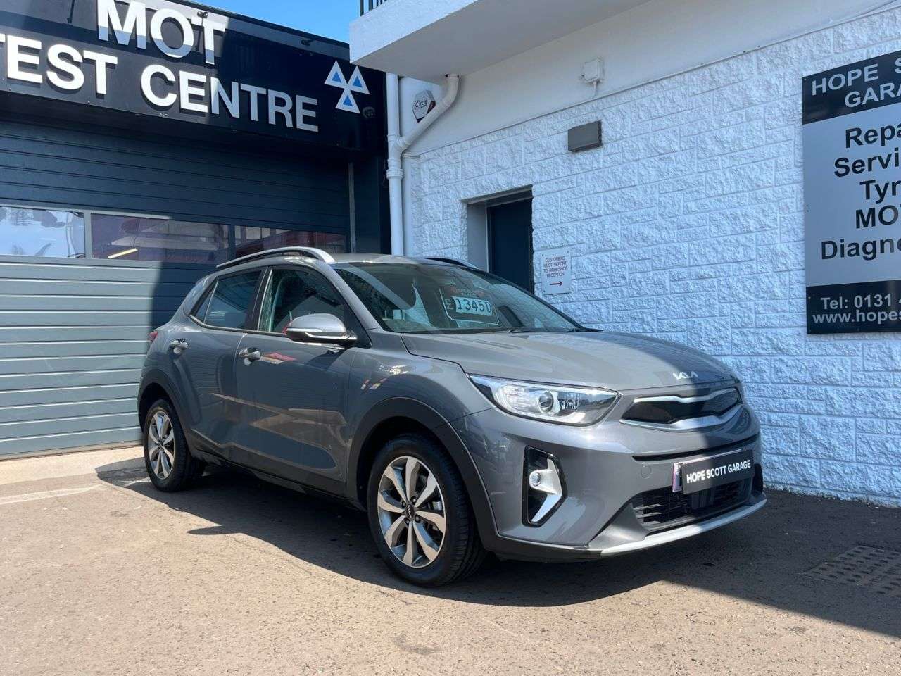 A 2023 KIA STONIC 1.0 T-GDi 2 SUV 5dr Petrol Manual Euro 6 (s/s) (99 bhp) ***ONE OWNER + WARR A 2023 KIA STONIC 1.0 T-GDi 2 SUV 5dr Petrol Manual Euro 6 (s/s) (99 bhp) ***ONE OWNER + WARR