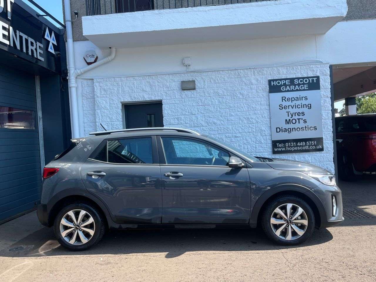 A 2023 KIA STONIC 1.0 T-GDi 2 SUV 5dr Petrol Manual Euro 6 (s/s) (99 bhp) ***ONE OWNER + WARR A 2023 KIA STONIC 1.0 T-GDi 2 SUV 5dr Petrol Manual Euro 6 (s/s) (99 bhp) ***ONE OWNER + WARR