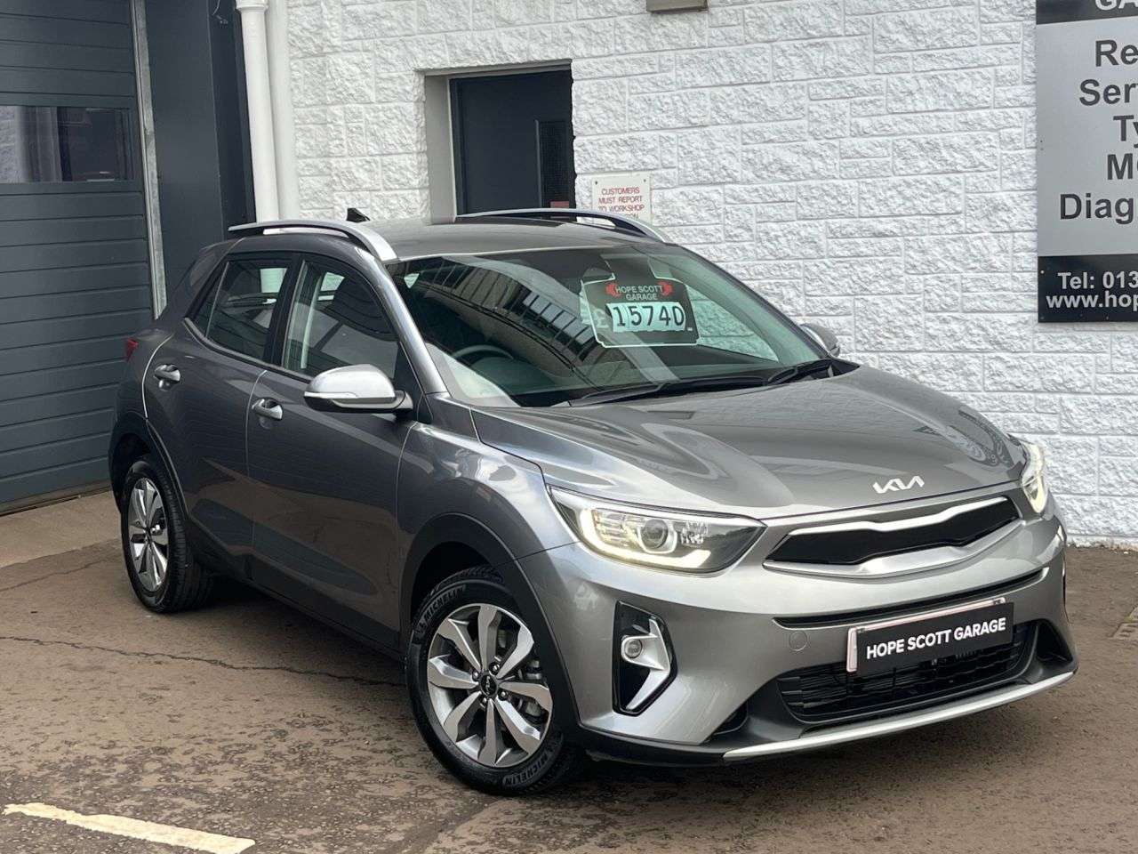 A 2025 KIA STONIC 1.0 T-GDi 2 SUV 5dr Petrol Manual Euro 6 (s/s) (98 bhp) ***ONE OWNER + WARR A 2025 KIA STONIC 1.0 T-GDi 2 SUV 5dr Petrol Manual Euro 6 (s/s) (98 bhp) ***ONE OWNER + WARR
