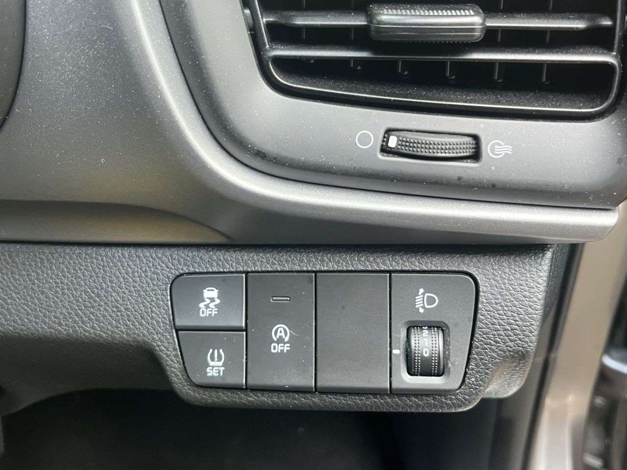 2025 KIA STONIC 2025 KIA STONIC