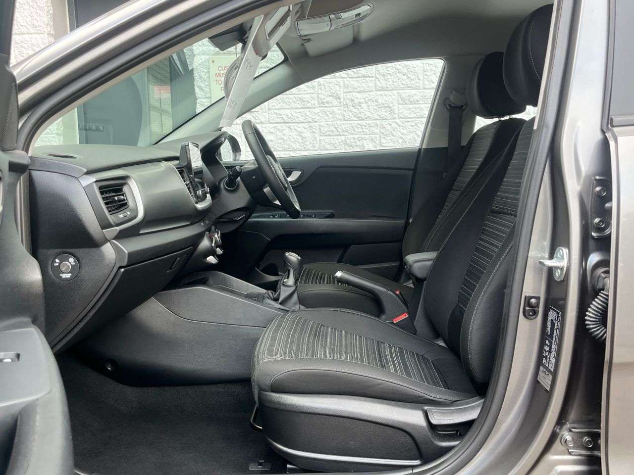 2025 KIA STONIC 2025 KIA STONIC