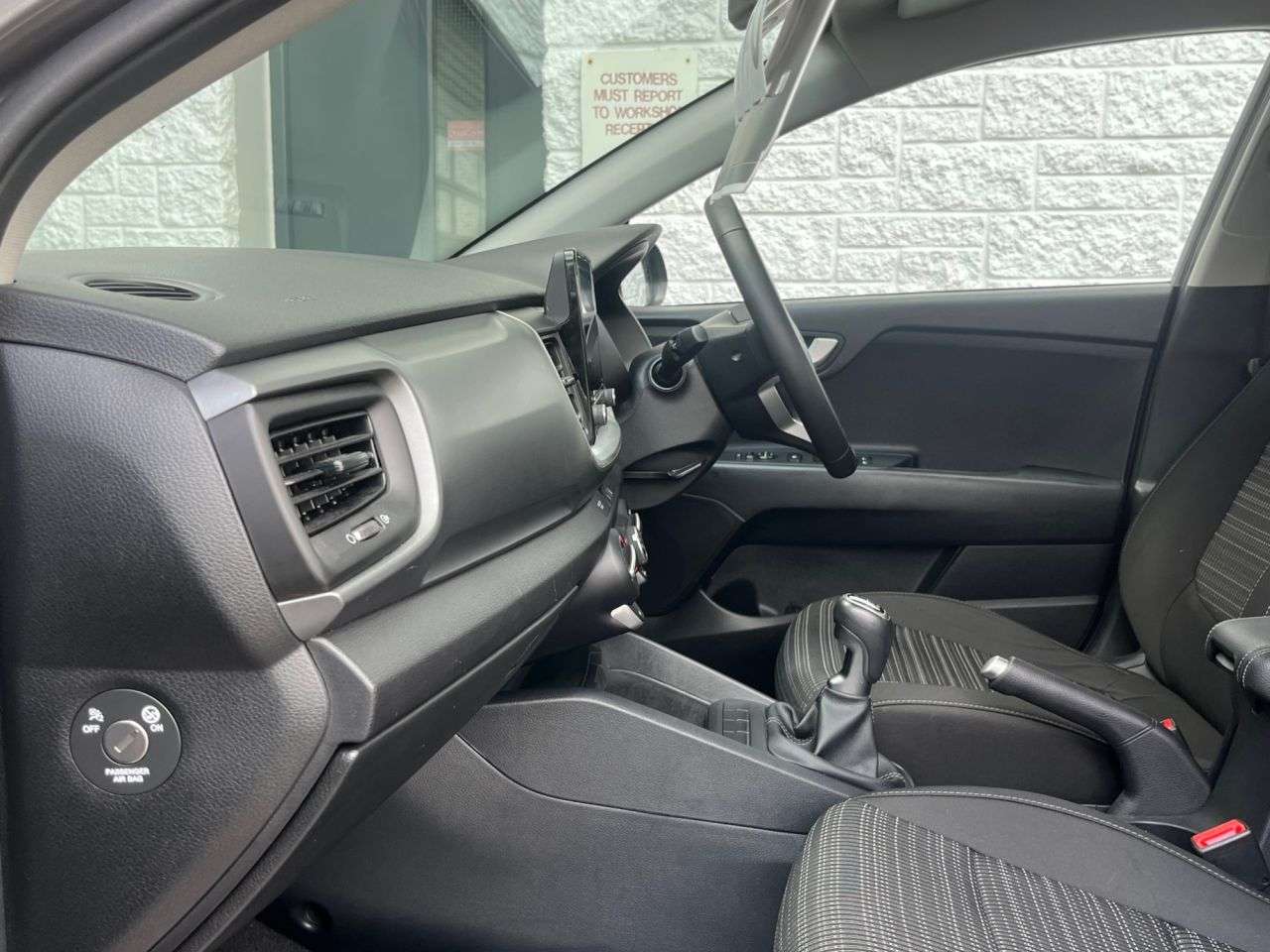 2025 KIA STONIC 2025 KIA STONIC