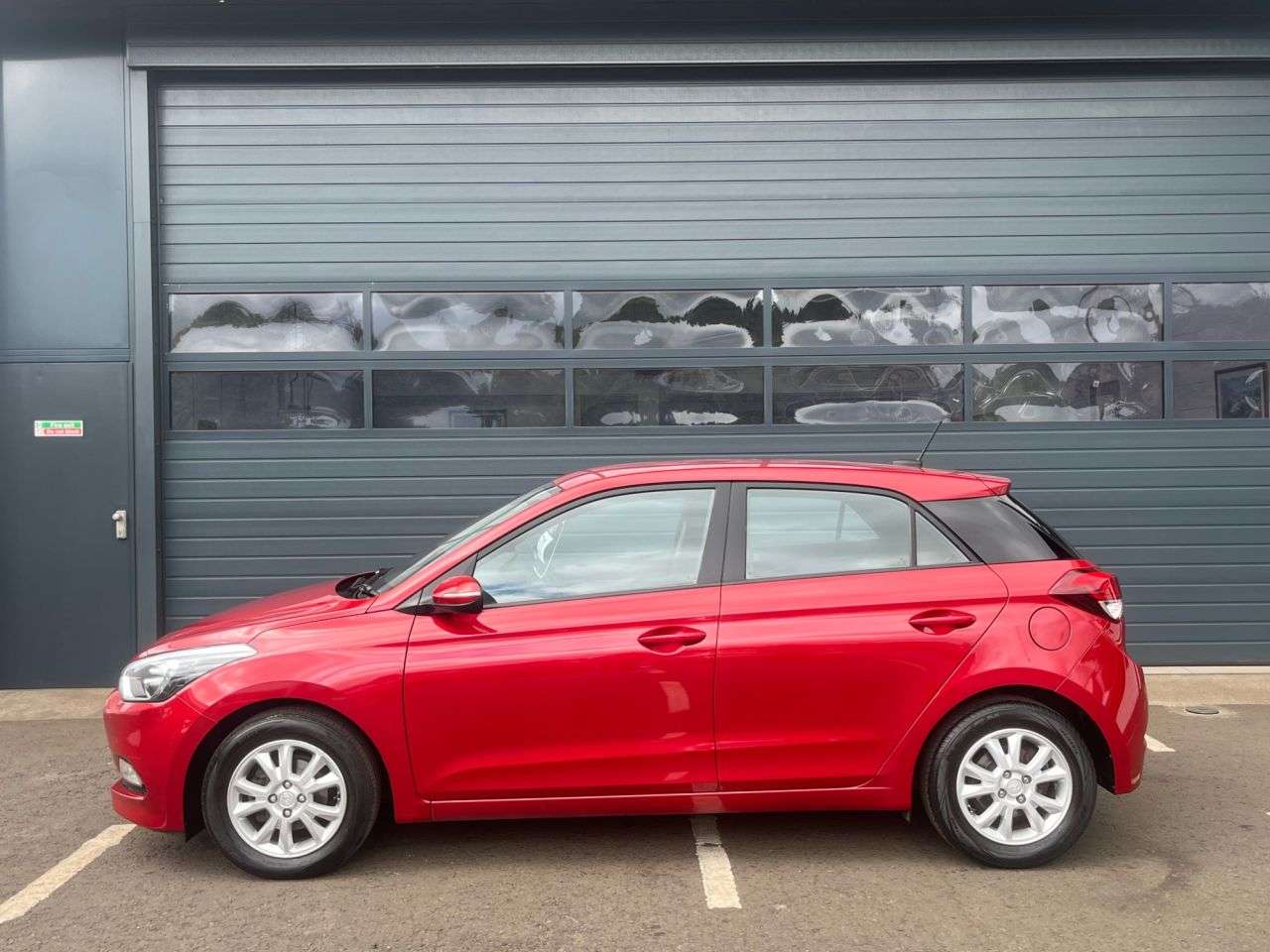 A 2017 HYUNDAI I20 1.2 SE Hatchback 5dr Petrol Manual Euro 6 (84 ps) ***12 MONTH MOT & SERVICE A 2017 HYUNDAI I20 1.2 SE Hatchback 5dr Petrol Manual Euro 6 (84 ps) ***12 MONTH MOT & SERVICE