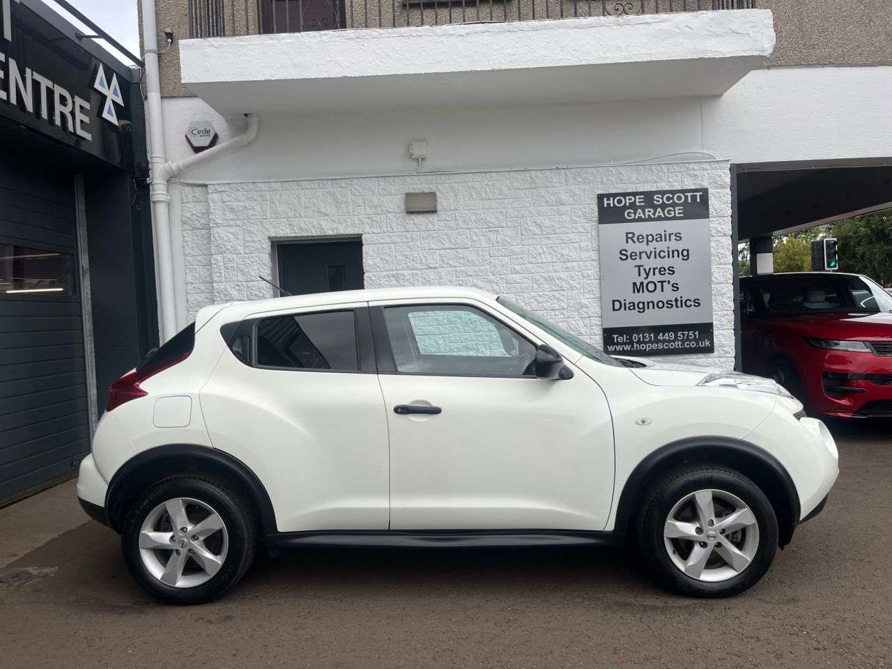 A 2012 NISSAN JUKE 1.6 Visia SUV 5dr Petrol Manual (117 ps) ***12 MONTH MOT + SERVICED + 3 MON A 2012 NISSAN JUKE 1.6 Visia SUV 5dr Petrol Manual (117 ps) ***12 MONTH MOT + SERVICED + 3 MON