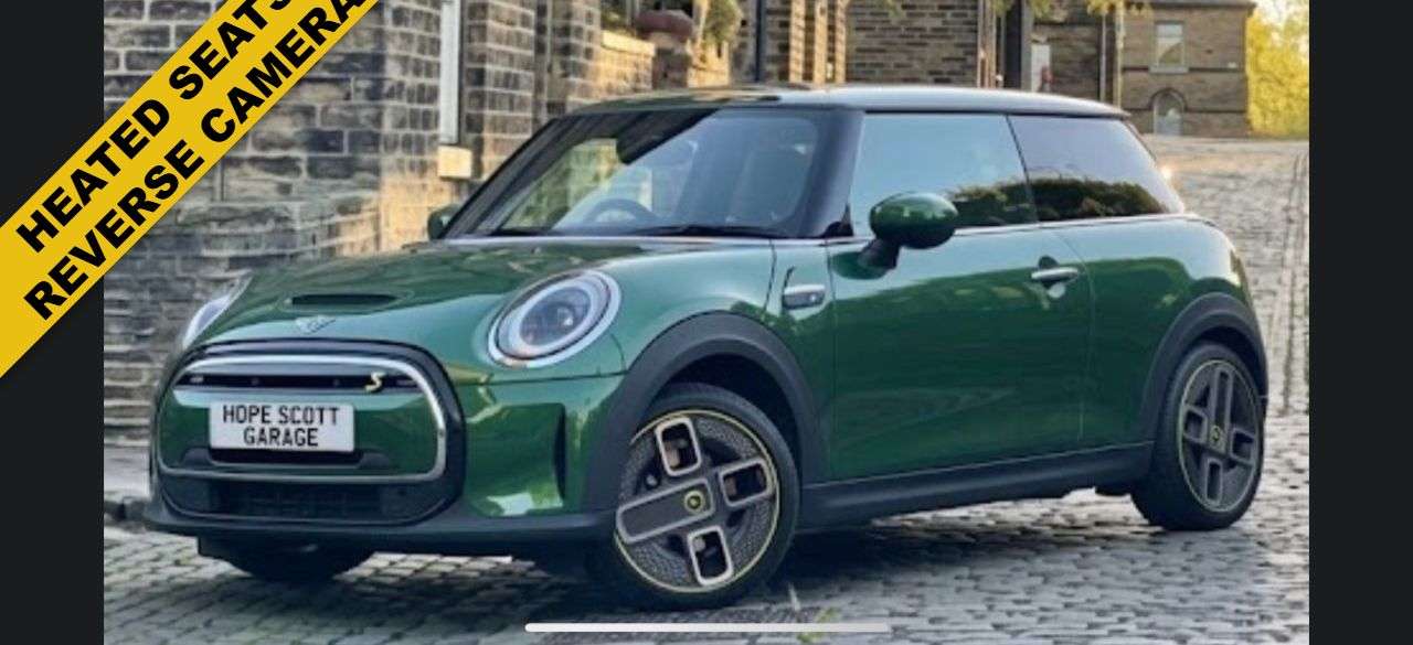 A 2022 MINI ELECTRIC HATCH Cooper SE 32.6kWh Level 2 Hatchback 3dr Electric Auto (184 ps) *** Heated S A 2022 MINI ELECTRIC HATCH Cooper SE 32.6kWh Level 2 Hatchback 3dr Electric Auto (184 ps) *** Heated S