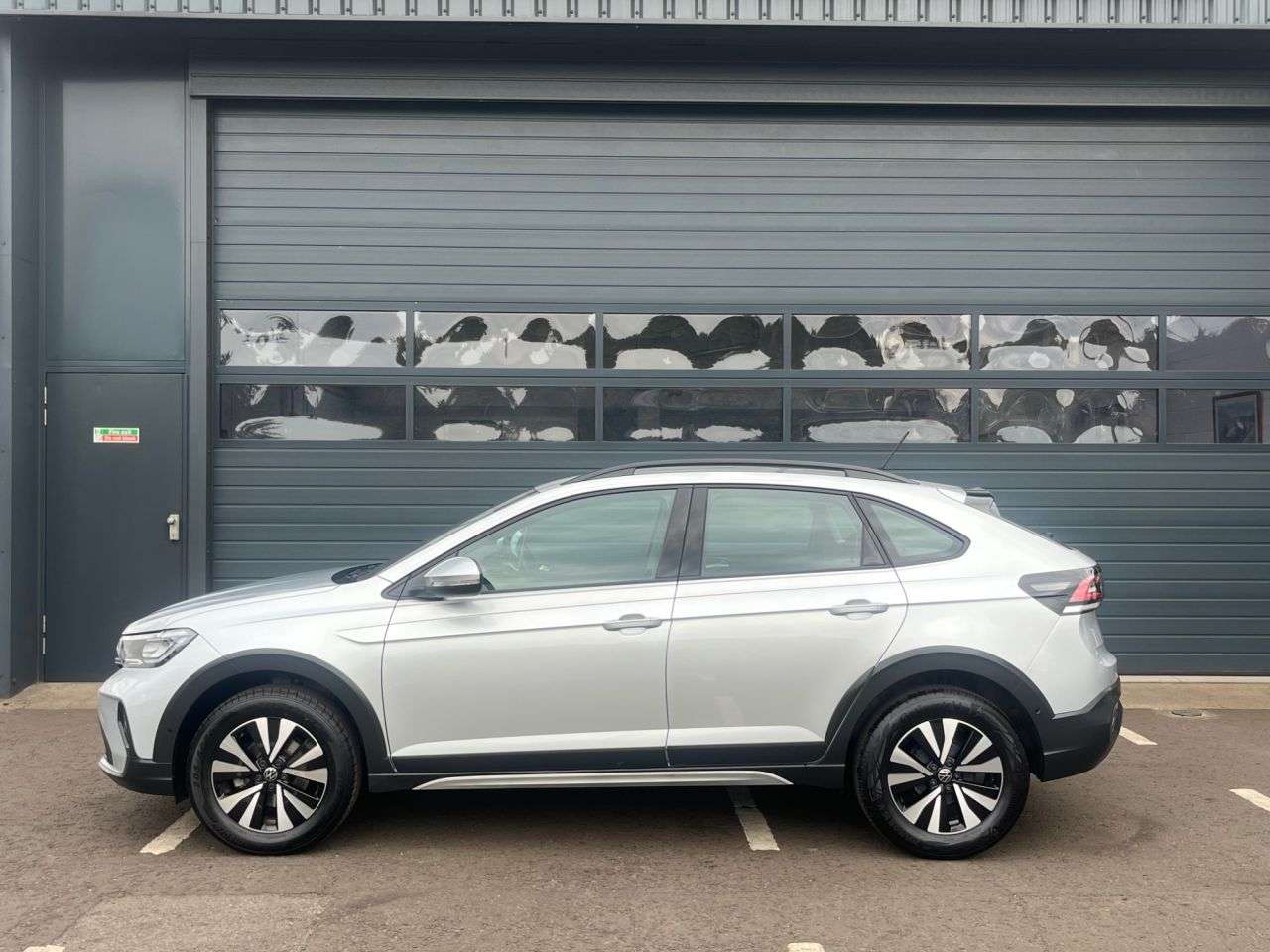 A 2023 VOLKSWAGEN TAIGO 1.0 TSI Life SUV 5dr Petrol Manual Euro 6 (s/s) (95 ps) ***ONE OWNER + APPL A 2023 VOLKSWAGEN TAIGO 1.0 TSI Life SUV 5dr Petrol Manual Euro 6 (s/s) (95 ps) ***ONE OWNER + APPL