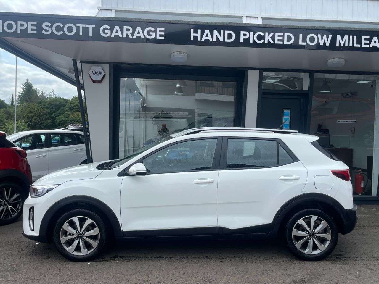 A 2023 KIA STONIC 1.0 T-GDi 2 SUV 5dr Petrol Manual Euro 6 (s/s) (99 bhp) ***ONE OWNER + KIA A 2023 KIA STONIC 1.0 T-GDi 2 SUV 5dr Petrol Manual Euro 6 (s/s) (99 bhp) ***ONE OWNER + KIA