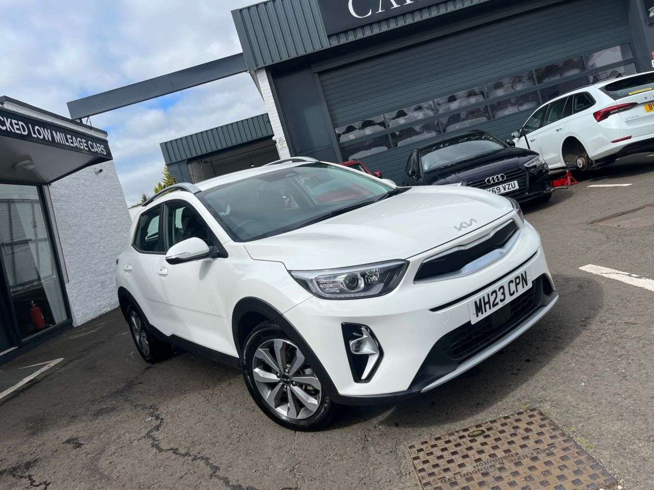 2023 KIA STONIC 2023 KIA STONIC