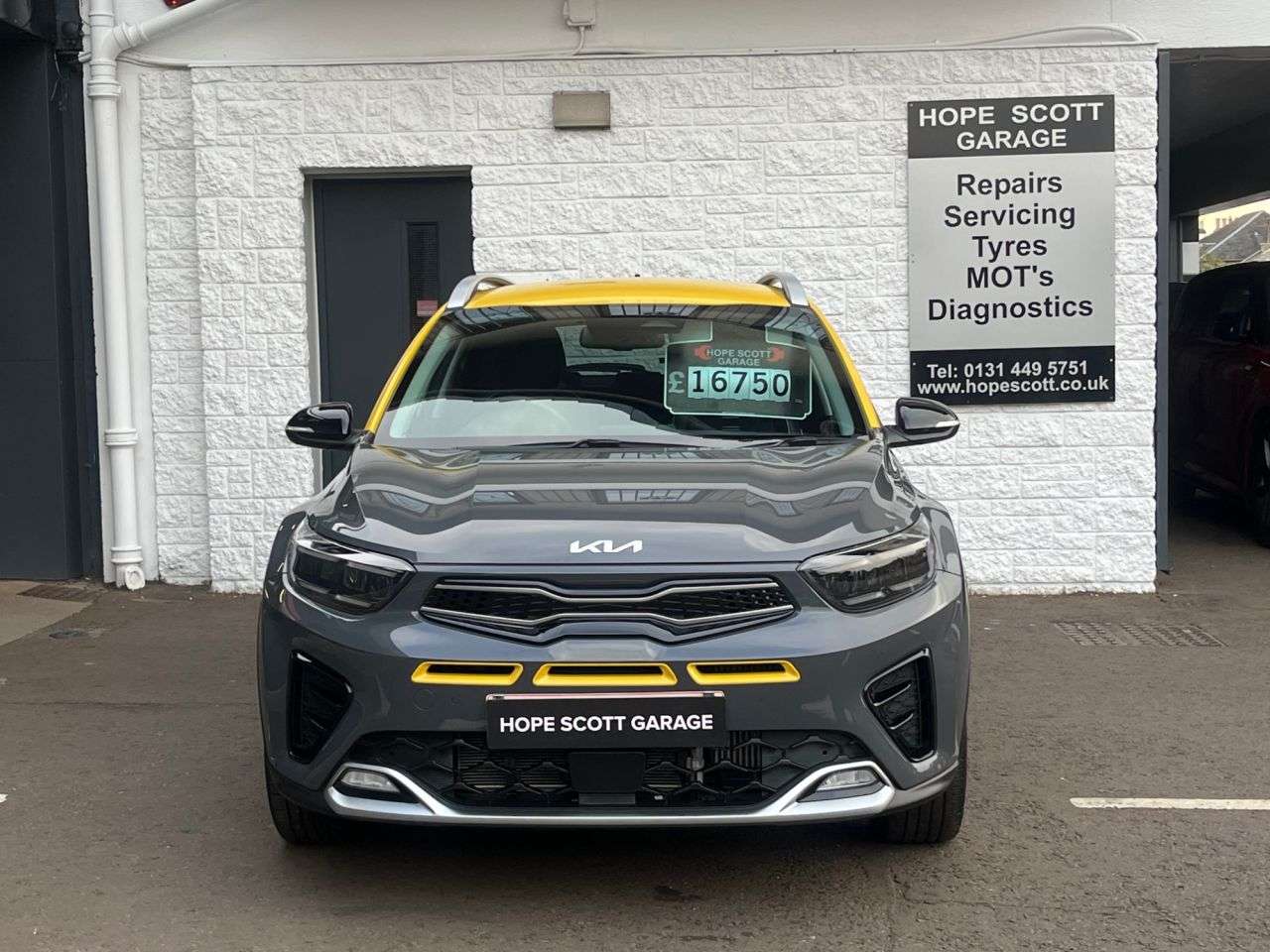 A 2023 KIA STONIC 1.0 T-GDi MHEV GT-Line S SUV 5dr Petrol Hybrid DCT Euro 6 (s/s) (118 bhp) * A 2023 KIA STONIC 1.0 T-GDi MHEV GT-Line S SUV 5dr Petrol Hybrid DCT Euro 6 (s/s) (118 bhp) *