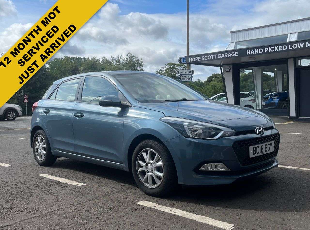 A 2016 HYUNDAI I20 1.2 Blue Drive SE Hatchback 5dr Petrol Manual Euro 6 (s/s) (84 ps) ***12 MO A 2016 HYUNDAI I20 1.2 Blue Drive SE Hatchback 5dr Petrol Manual Euro 6 (s/s) (84 ps) ***12 MO