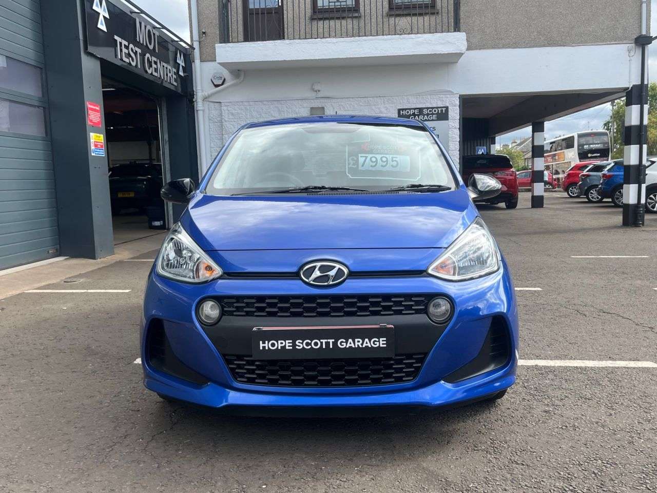 A 2019 HYUNDAI I10 1.0 Play Hatchback 5dr Petrol Manual Euro 6 (67 ps) ***NAVIGATION+CRUISE+BL A 2019 HYUNDAI I10 1.0 Play Hatchback 5dr Petrol Manual Euro 6 (67 ps) ***NAVIGATION+CRUISE+BL