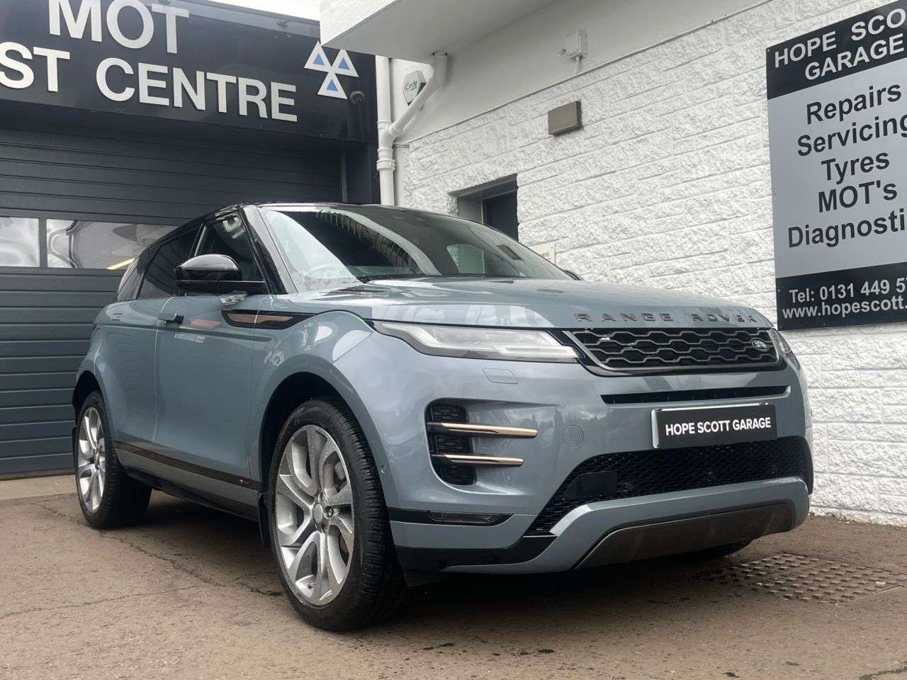 A 2019 LAND ROVER RANGE ROVER EVOQUE 2.0 D180 First Edition SUV 5dr Diesel Auto 4WD Euro 6 (s/s) (180 ps) A 2019 LAND ROVER RANGE ROVER EVOQUE 2.0 D180 First Edition SUV 5dr Diesel Auto 4WD Euro 6 (s/s) (180 ps)