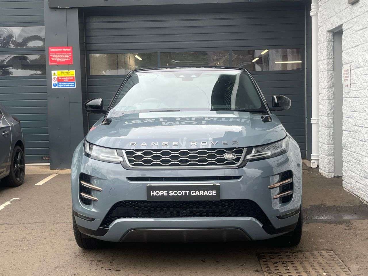 A 2019 LAND ROVER RANGE ROVER EVOQUE 2.0 D180 First Edition SUV 5dr Diesel Auto 4WD Euro 6 (s/s) (180 ps) A 2019 LAND ROVER RANGE ROVER EVOQUE 2.0 D180 First Edition SUV 5dr Diesel Auto 4WD Euro 6 (s/s) (180 ps)