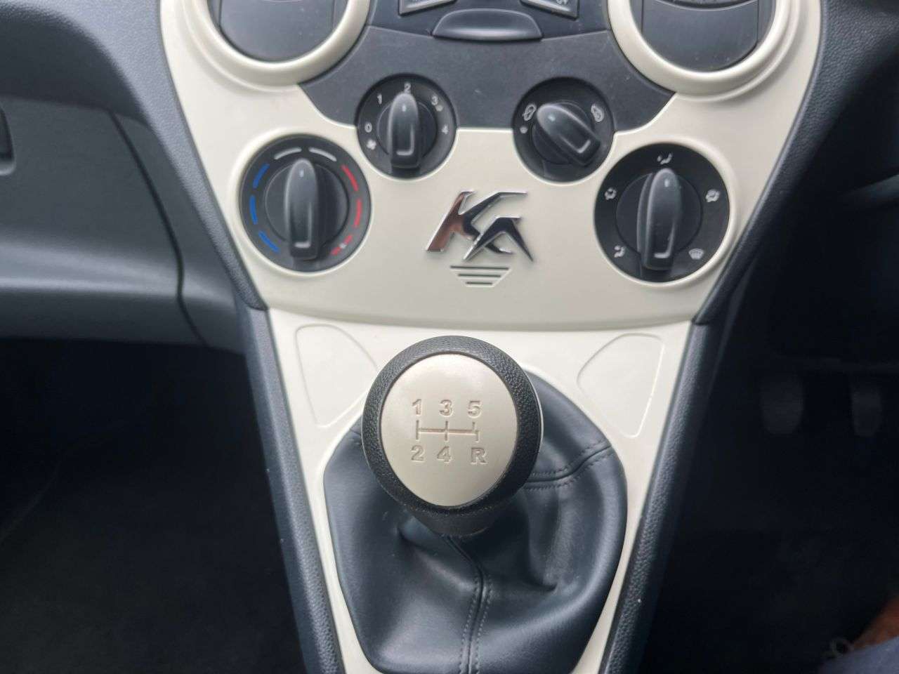 2013 FORD KA 2013 FORD KA