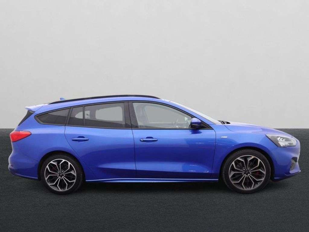 A 2021 FORD FOCUS 1.0T EcoBoost ST-Line X Estate 5dr Petrol Auto Euro 6 (s/s) (125 ps) ***ONE A 2021 FORD FOCUS 1.0T EcoBoost ST-Line X Estate 5dr Petrol Auto Euro 6 (s/s) (125 ps) ***ONE