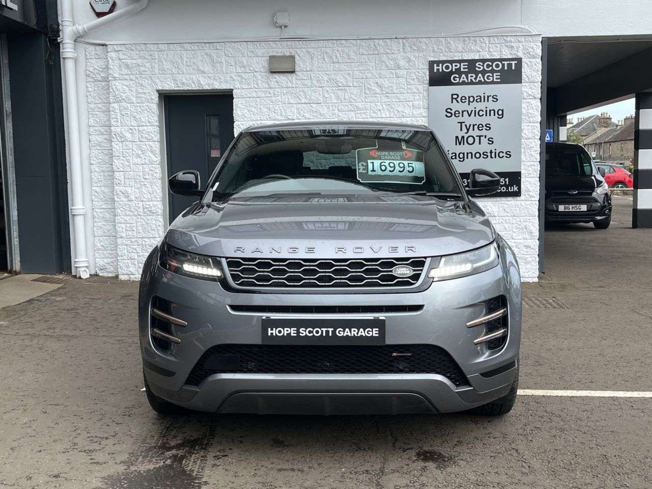 A 2022 LAND ROVER RANGE ROVER EVOQUE 2.0 D165 R-Dynamic S SUV 5dr Diesel Manual FWD Euro 6 (s/s) (163 ps) ***REV A 2022 LAND ROVER RANGE ROVER EVOQUE 2.0 D165 R-Dynamic S SUV 5dr Diesel Manual FWD Euro 6 (s/s) (163 ps) ***REV