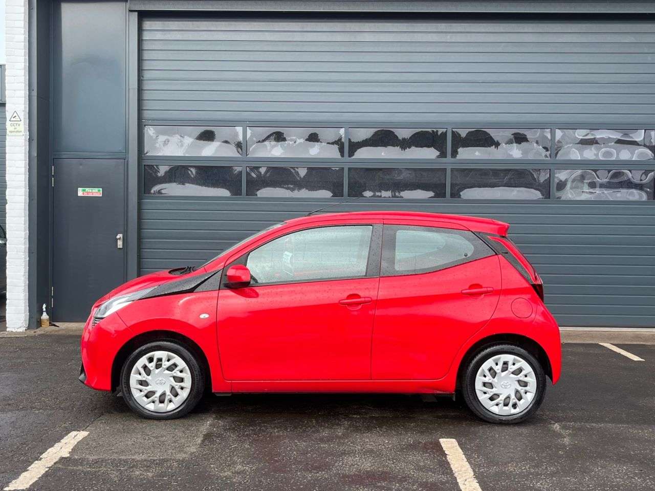 A 2019 TOYOTA AYGO VVT-I X-PLAY A 2019 TOYOTA AYGO VVT-I X-PLAY