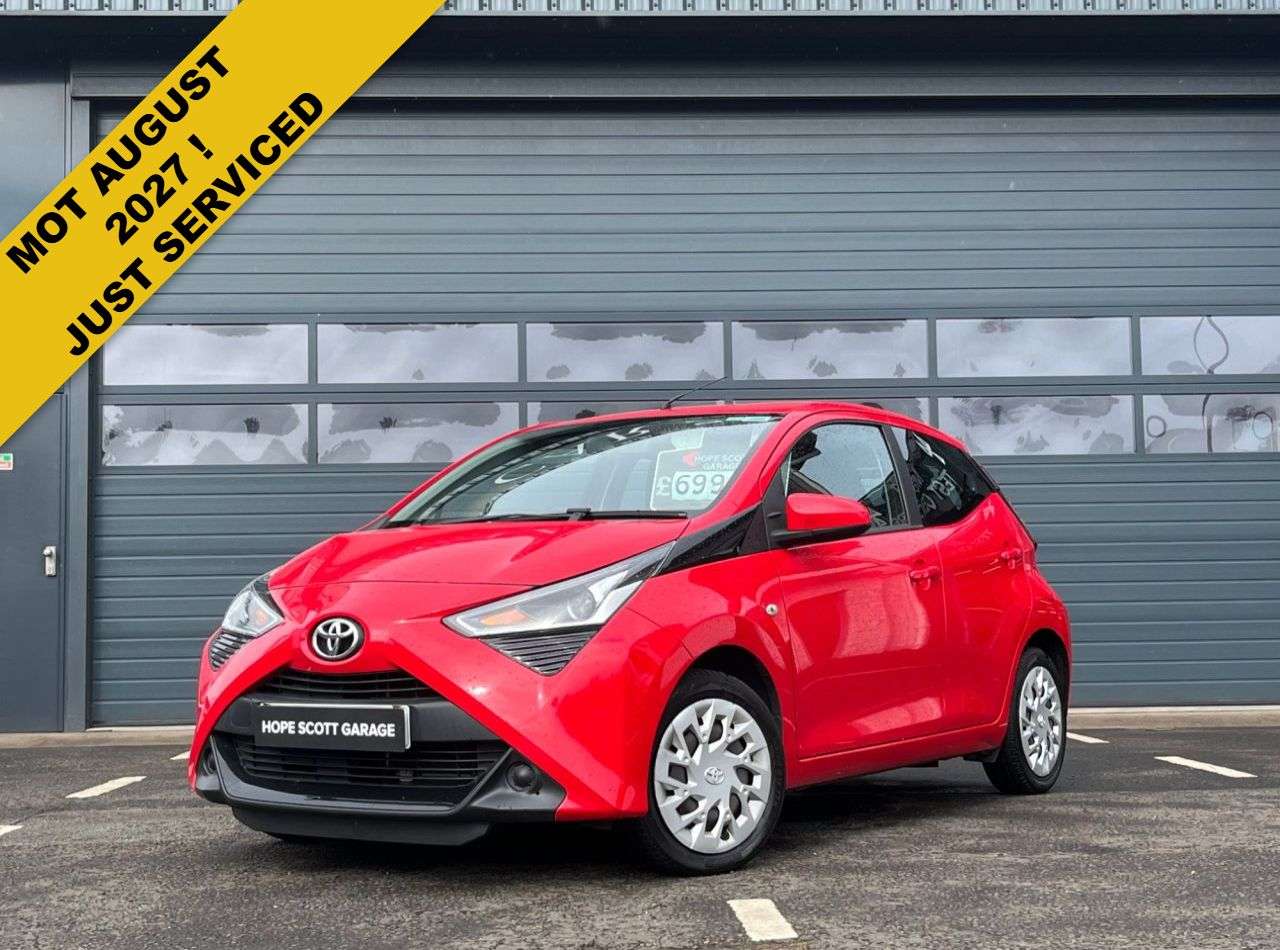 A 2019 TOYOTA AYGO VVT-I X-PLAY A 2019 TOYOTA AYGO VVT-I X-PLAY