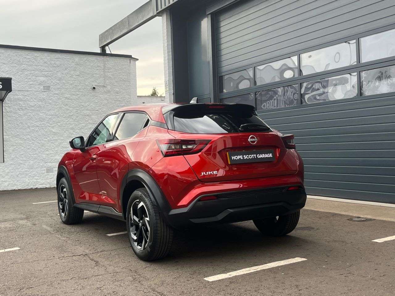 A 2023 NISSAN JUKE 1.0 DIG-T N-Connecta SUV 5dr Petrol DCT Auto Euro 6 (s/s) (114 ps) ***ONE O A 2023 NISSAN JUKE 1.0 DIG-T N-Connecta SUV 5dr Petrol DCT Auto Euro 6 (s/s) (114 ps) ***ONE O