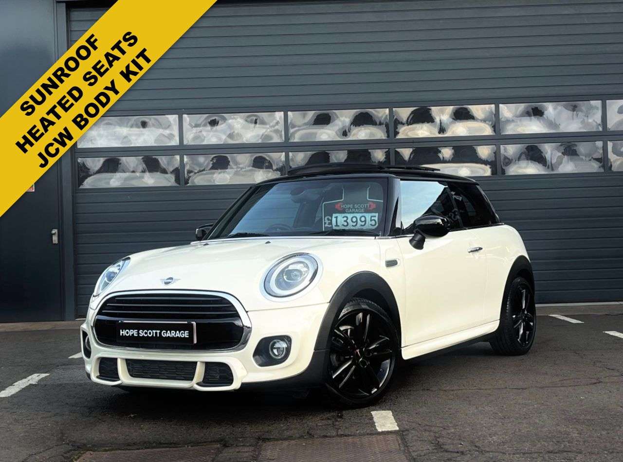 A 2019 MINI HATCH 1.5 Cooper Sport Hatchback 3dr Petrol Manual Euro 6 (s/s) (136 ps) ***SUNRO A 2019 MINI HATCH 1.5 Cooper Sport Hatchback 3dr Petrol Manual Euro 6 (s/s) (136 ps) ***SUNRO