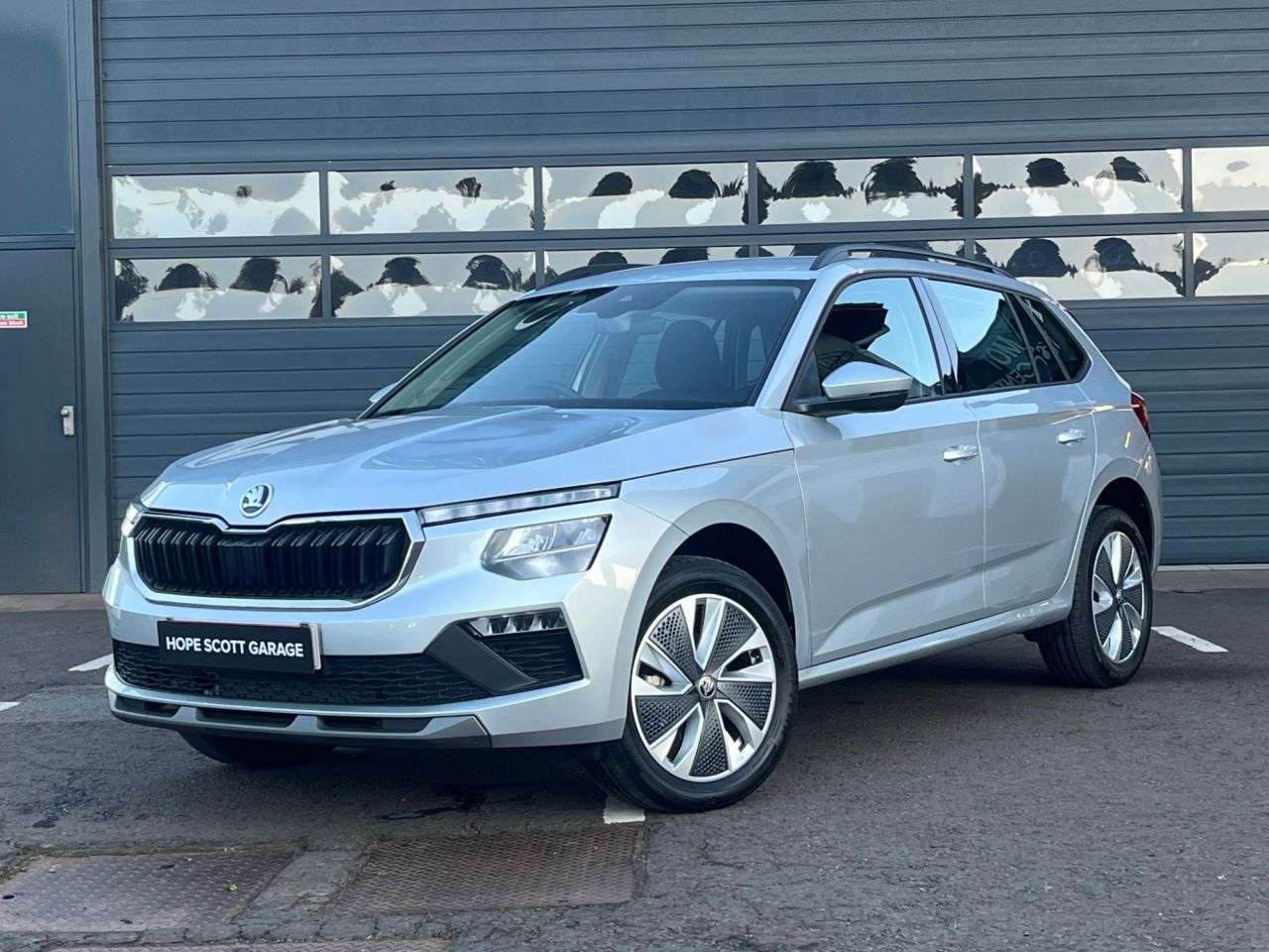 A 2025 SKODA KAMIQ 1.0 TSI SE Edition SUV 5dr Petrol DSG Euro 6 (s/s) (116 ps) ***1OWNER+CAMER A 2025 SKODA KAMIQ 1.0 TSI SE Edition SUV 5dr Petrol DSG Euro 6 (s/s) (116 ps) ***1OWNER+CAMER