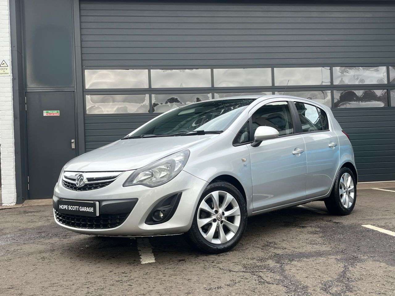 A 2014 VAUXHALL CORSA 1.0 ecoFLEX 12V Excite Hatchback 5dr Petrol Manual ***MOT JUNE 2027 & £35 R A 2014 VAUXHALL CORSA 1.0 ecoFLEX 12V Excite Hatchback 5dr Petrol Manual ***MOT JUNE 2027 & £35 R
