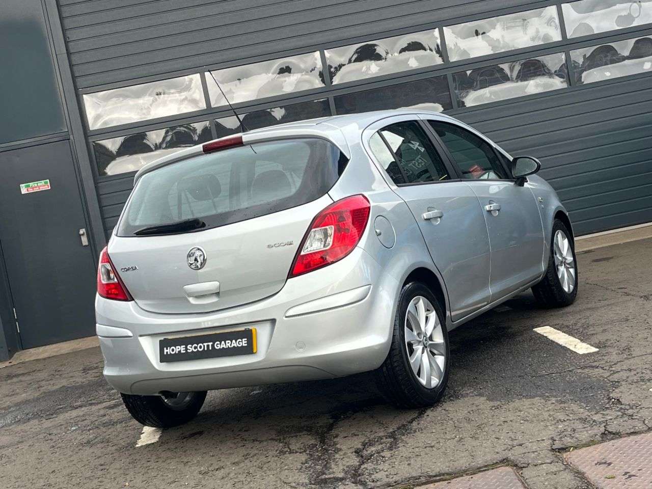 A 2014 VAUXHALL CORSA 1.0 ecoFLEX 12V Excite Hatchback 5dr Petrol Manual ***MOT JUNE 2027 & £35 R A 2014 VAUXHALL CORSA 1.0 ecoFLEX 12V Excite Hatchback 5dr Petrol Manual ***MOT JUNE 2027 & £35 R