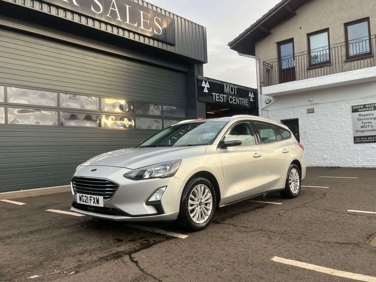 A 2021 FORD FOCUS 1.0T EcoBoost Titanium Estate 5dr Petrol Auto Euro 6 (s/s) (125 ps) ***ONE A 2021 FORD FOCUS 1.0T EcoBoost Titanium Estate 5dr Petrol Auto Euro 6 (s/s) (125 ps) ***ONE