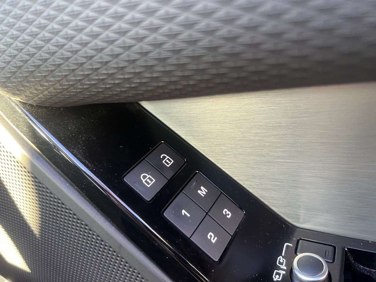 2023 LAND ROVER RANGE ROVER VELAR 2023 LAND ROVER RANGE ROVER VELAR