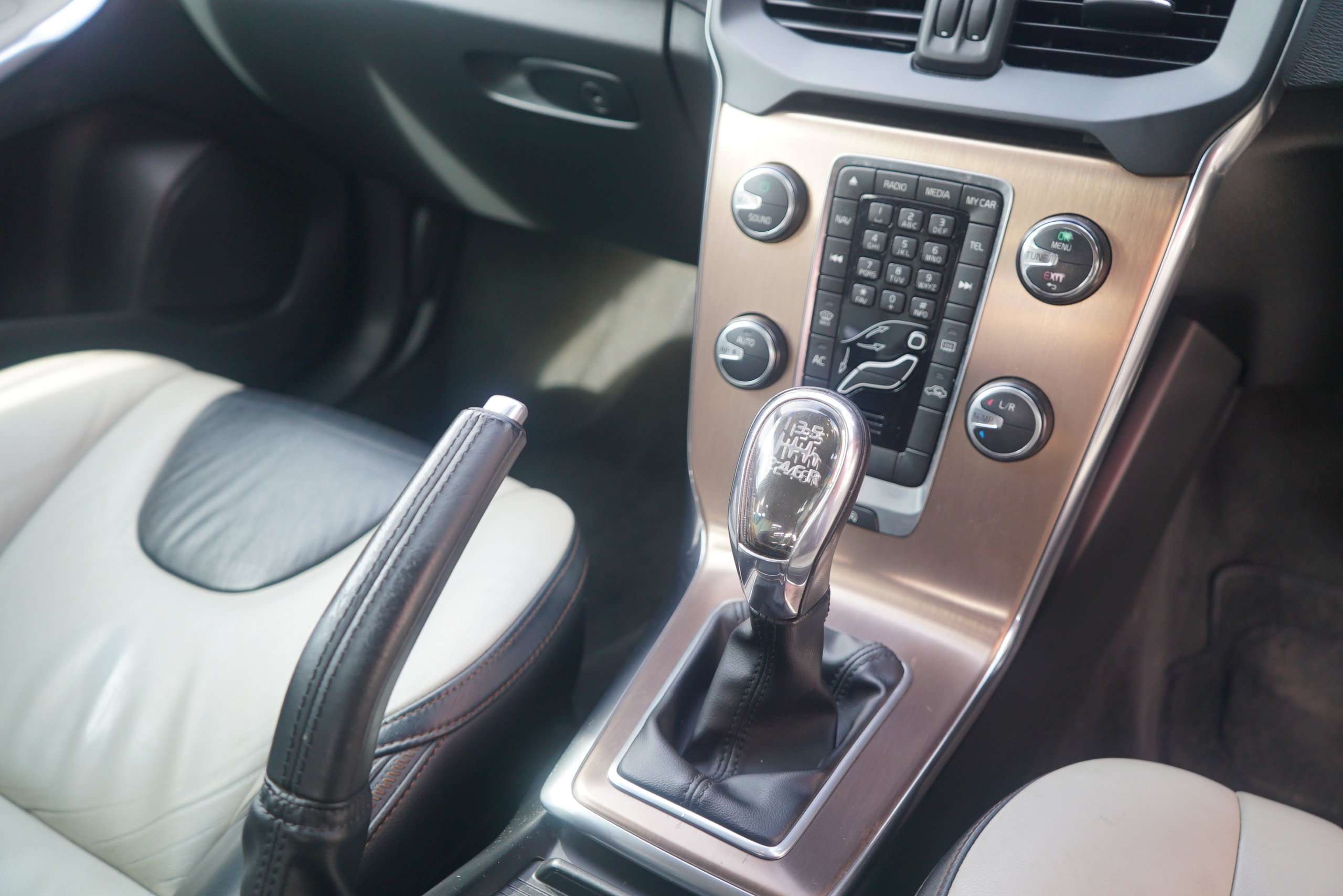 2013 VOLVO V40 CROSS COUNTRY 2013 VOLVO V40 CROSS COUNTRY
