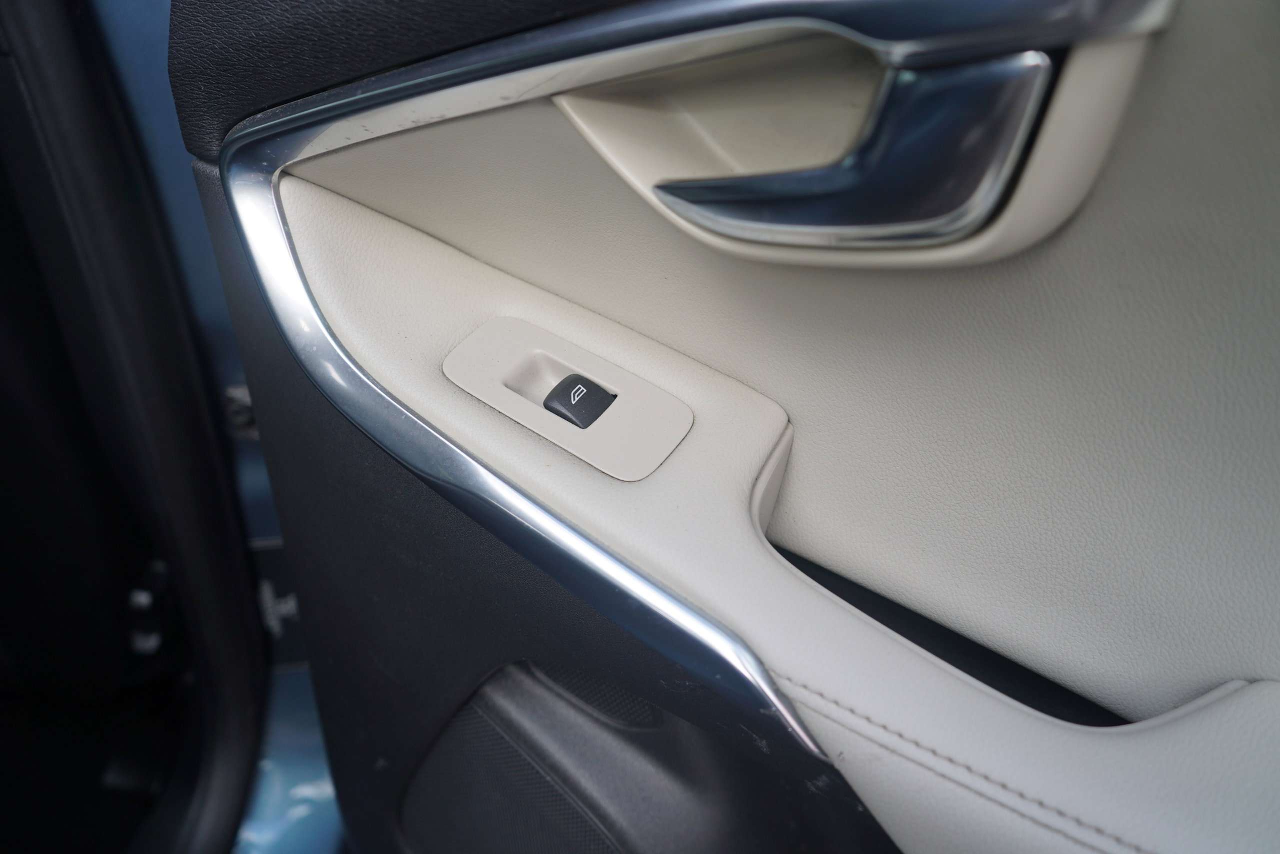 2013 VOLVO V40 CROSS COUNTRY 2013 VOLVO V40 CROSS COUNTRY