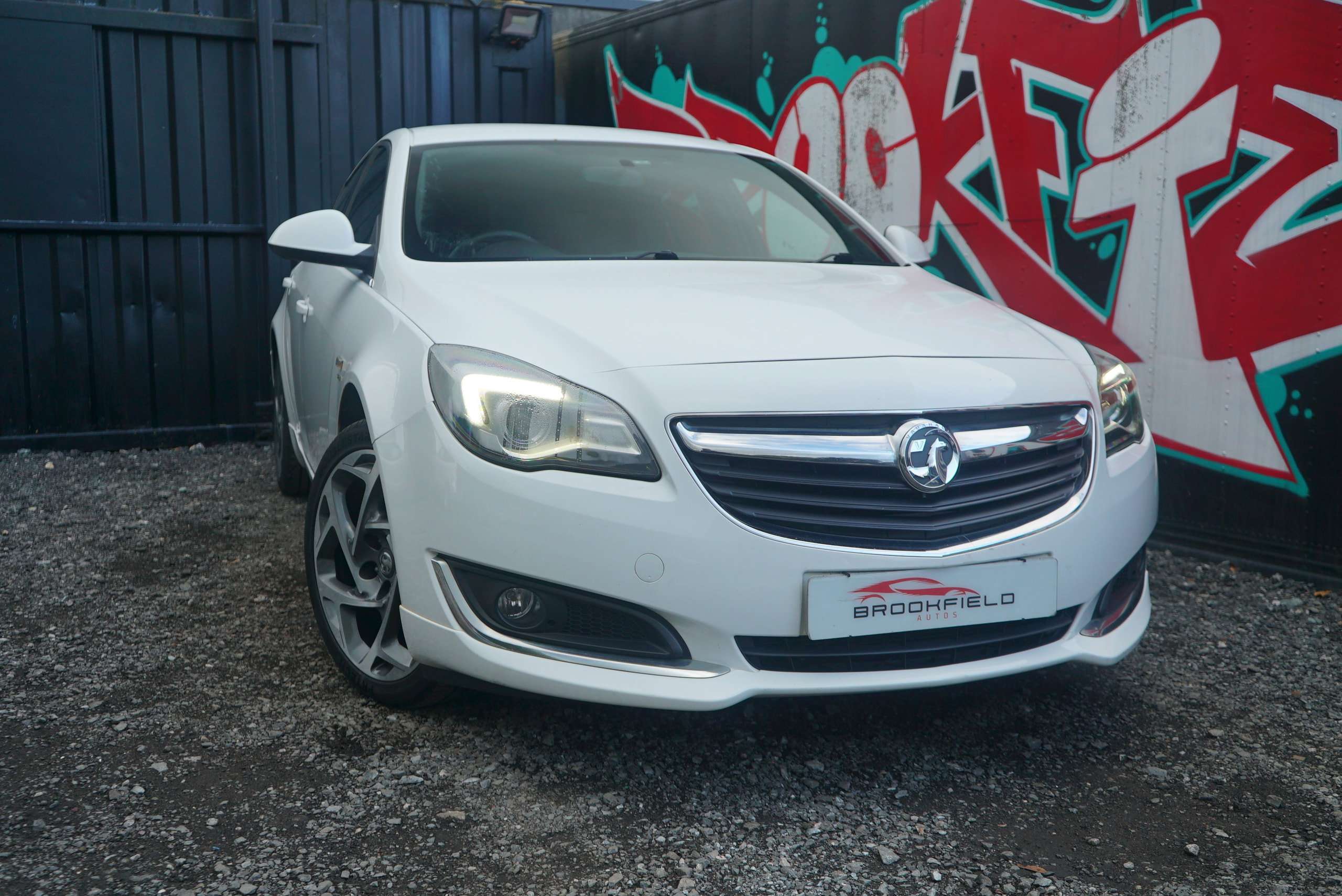 A 2016 VAUXHALL INSIGNIA 1.6 CDTi SRi VX Line Nav Hatchback 5dr Diesel Manual Euro 6 (s/s) (136 ps) A 2016 VAUXHALL INSIGNIA 1.6 CDTi SRi VX Line Nav Hatchback 5dr Diesel Manual Euro 6 (s/s) (136 ps)