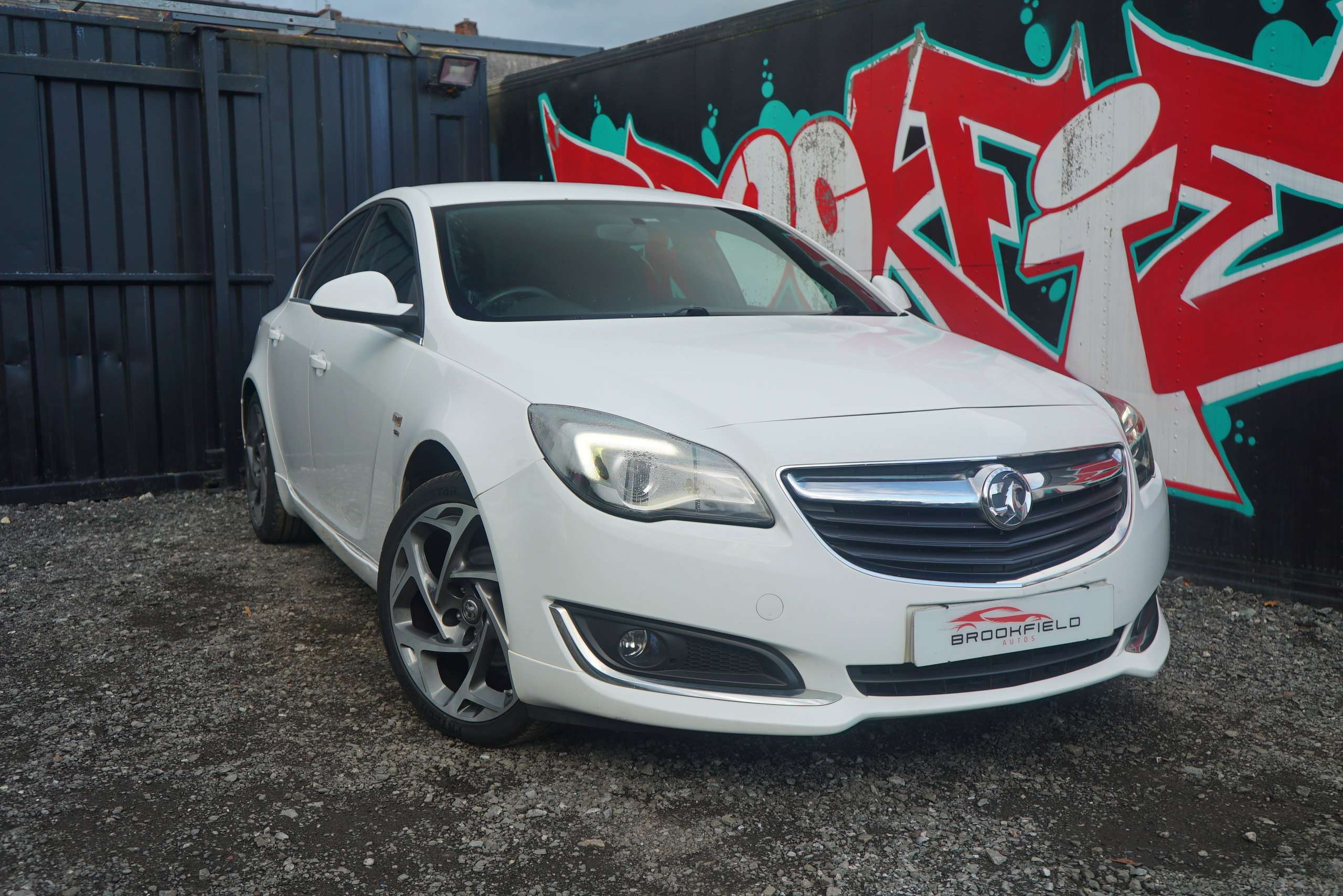 A 2016 VAUXHALL INSIGNIA 1.6 CDTi SRi VX Line Nav Hatchback 5dr Diesel Manual Euro 6 (s/s) (136 ps) A 2016 VAUXHALL INSIGNIA 1.6 CDTi SRi VX Line Nav Hatchback 5dr Diesel Manual Euro 6 (s/s) (136 ps)