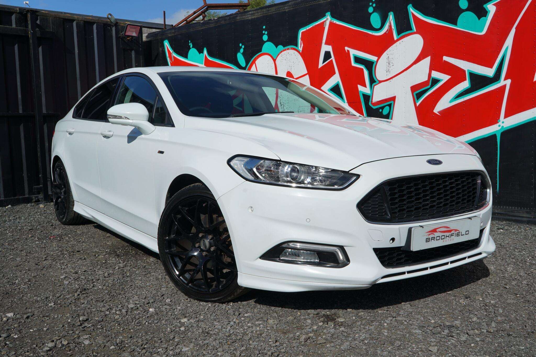 A 2017 FORD MONDEO 2.0 TDCi ST-Line Hatchback 5dr Diesel Manual Euro 6 (s/s) (150 ps) A 2017 FORD MONDEO 2.0 TDCi ST-Line Hatchback 5dr Diesel Manual Euro 6 (s/s) (150 ps)