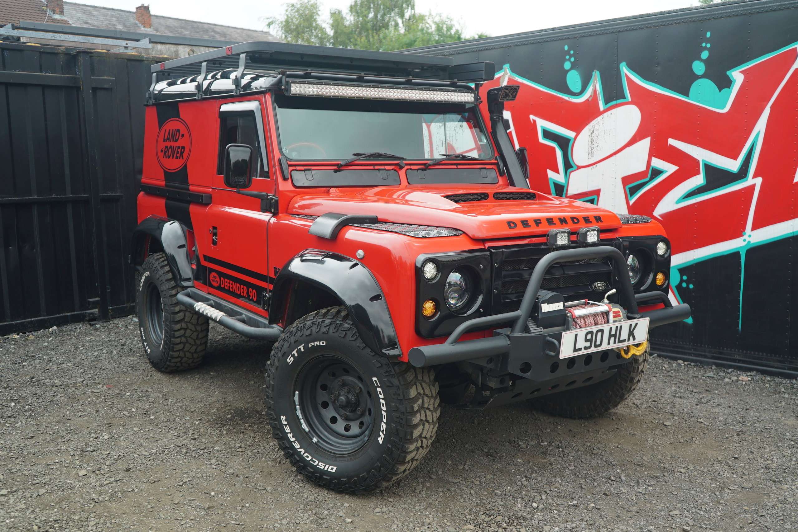 A 1993 LAND ROVER DEFENDER 90 Turbo Diesel A 1993 LAND ROVER DEFENDER 90 Turbo Diesel