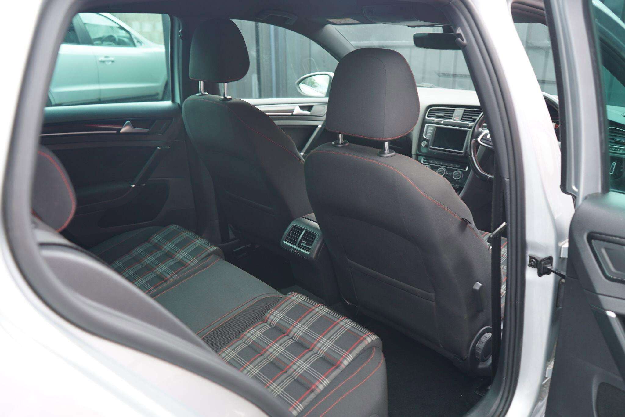 2017 VOLKSWAGEN GOLF 2017 VOLKSWAGEN GOLF