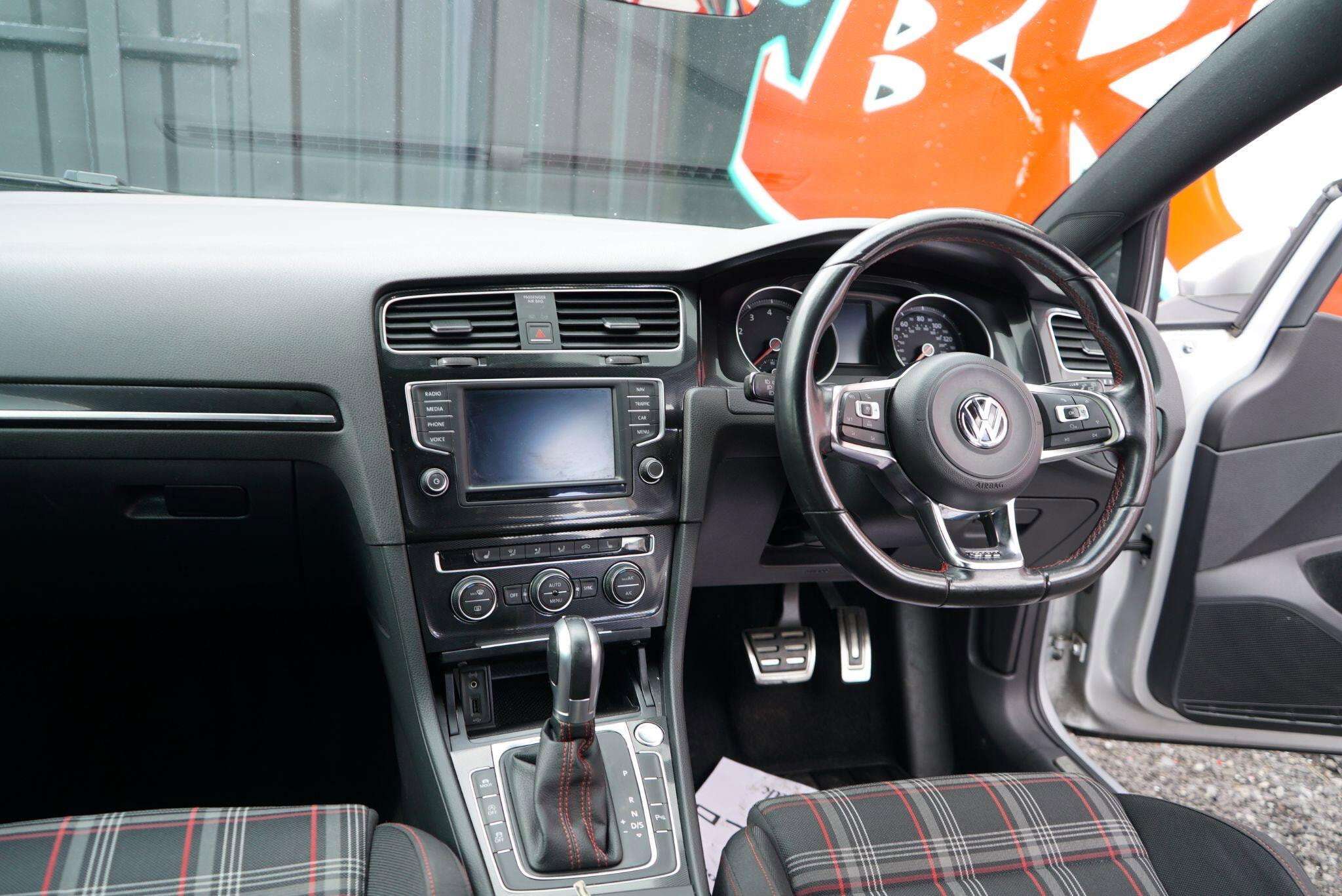 2017 VOLKSWAGEN GOLF 2017 VOLKSWAGEN GOLF