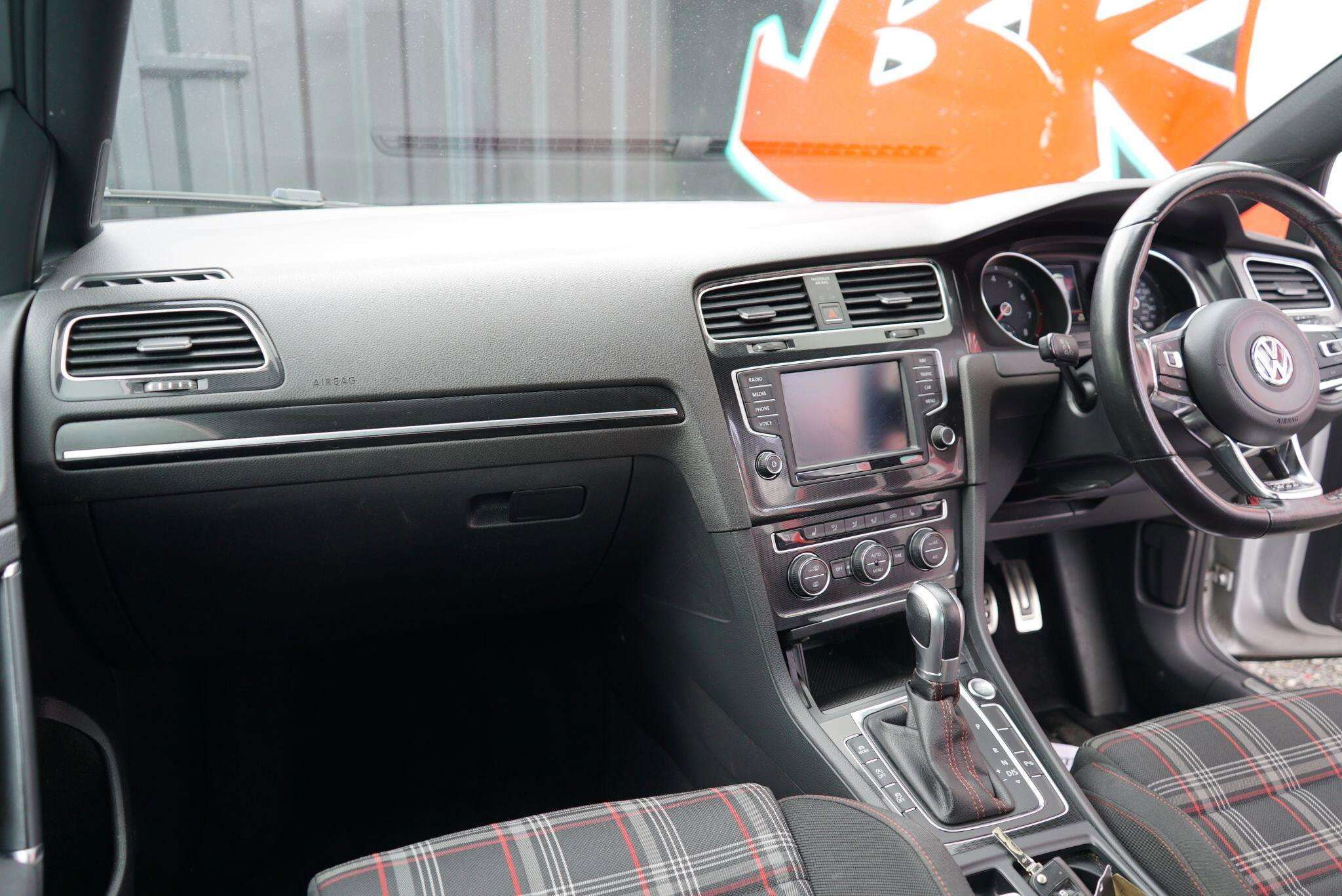 2017 VOLKSWAGEN GOLF 2017 VOLKSWAGEN GOLF
